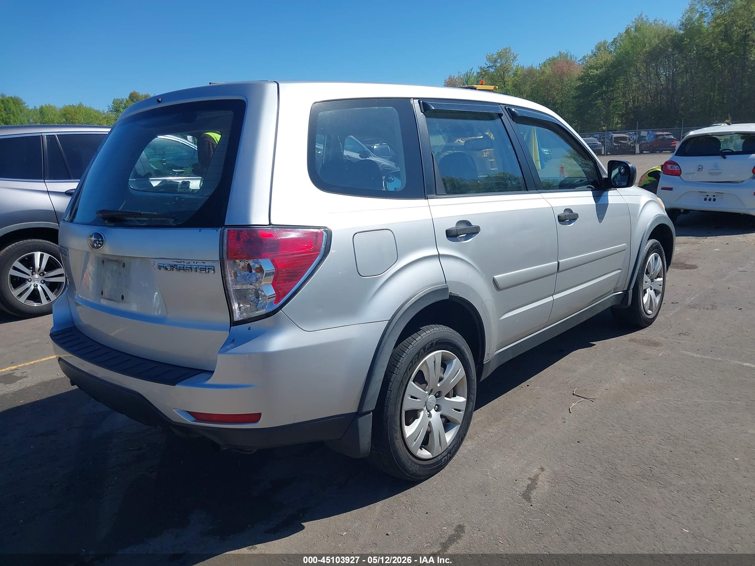 SUBARU FORESTER image 4