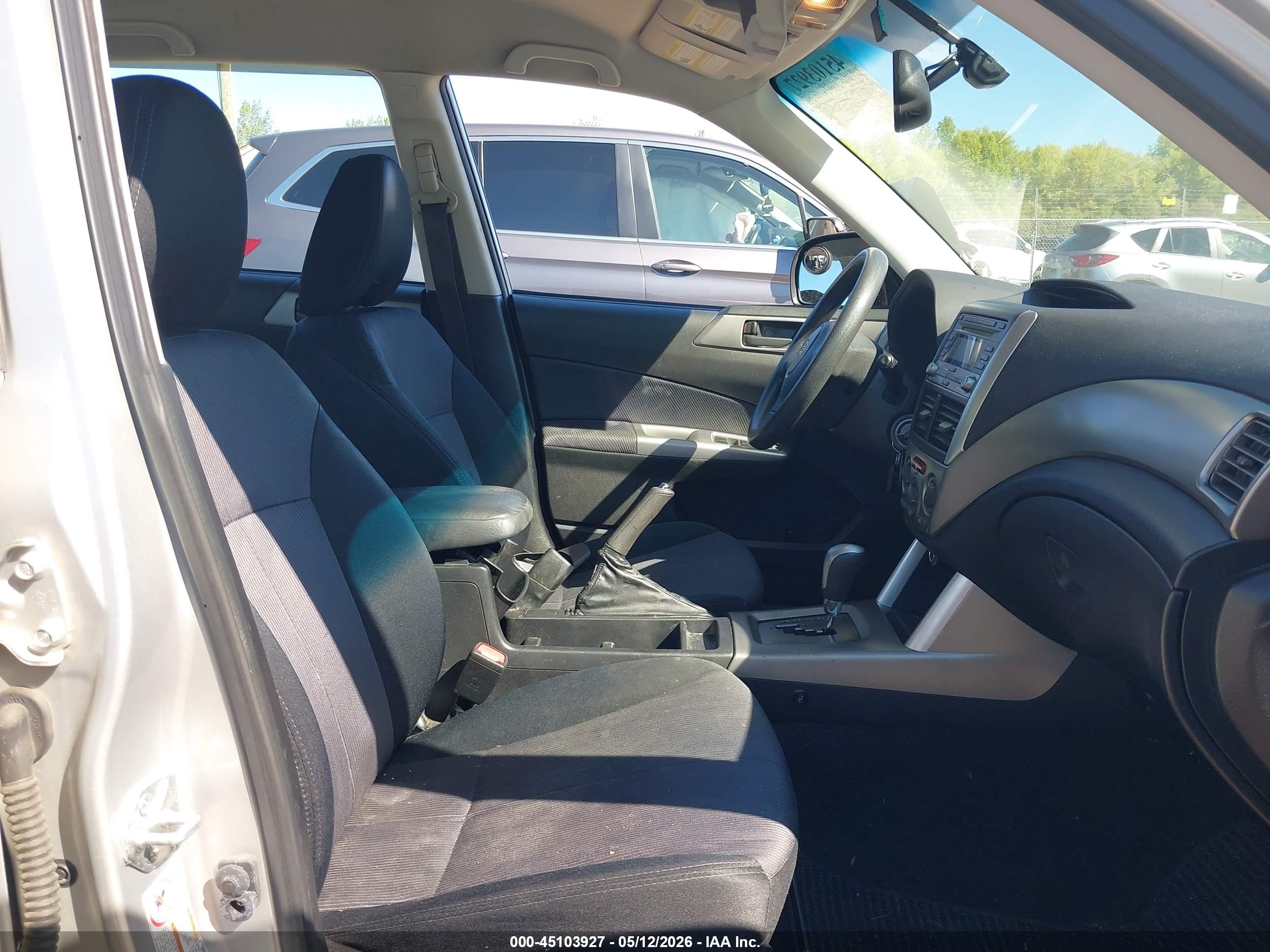 SUBARU FORESTER image 5
