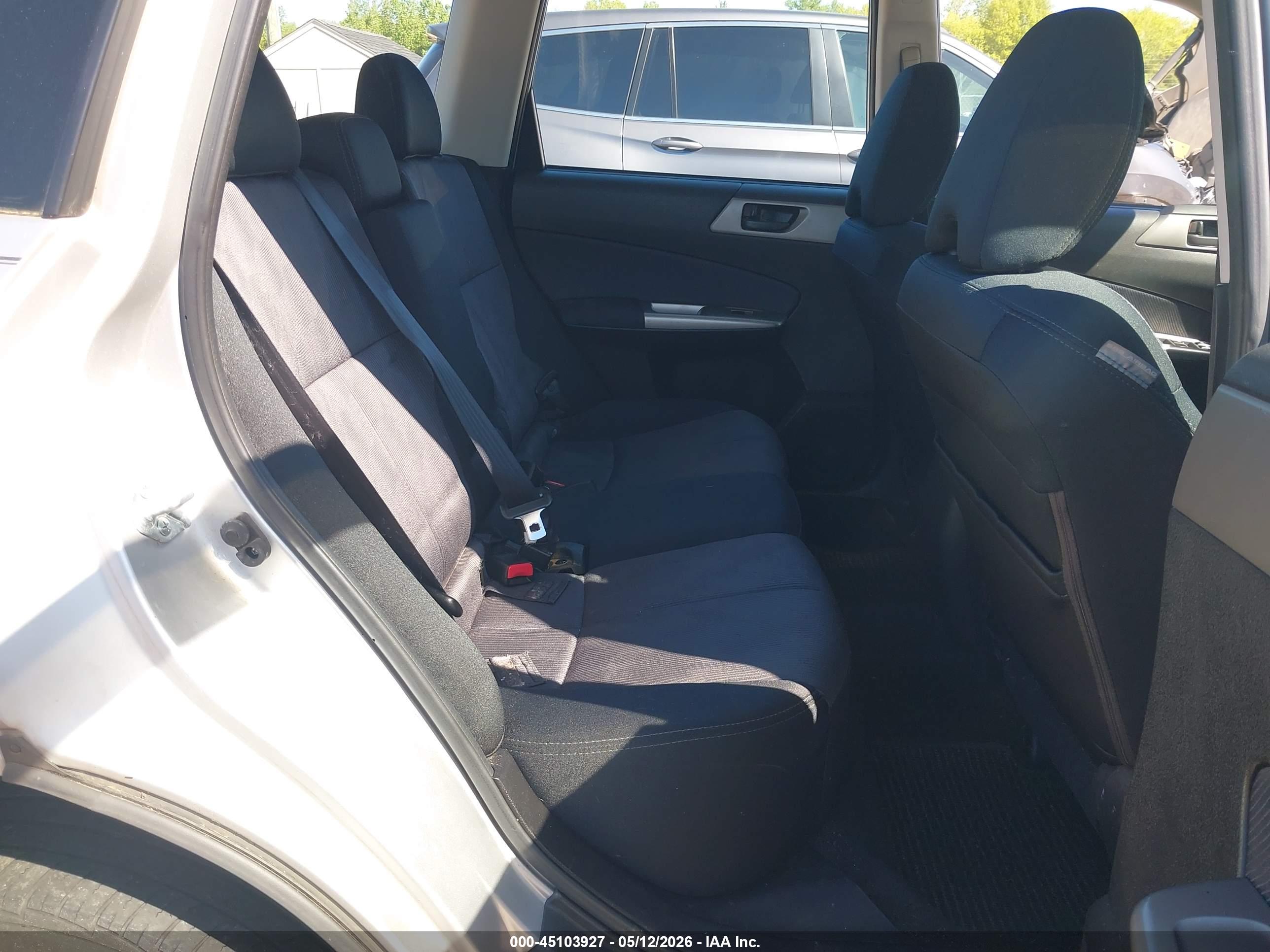 SUBARU FORESTER image 8