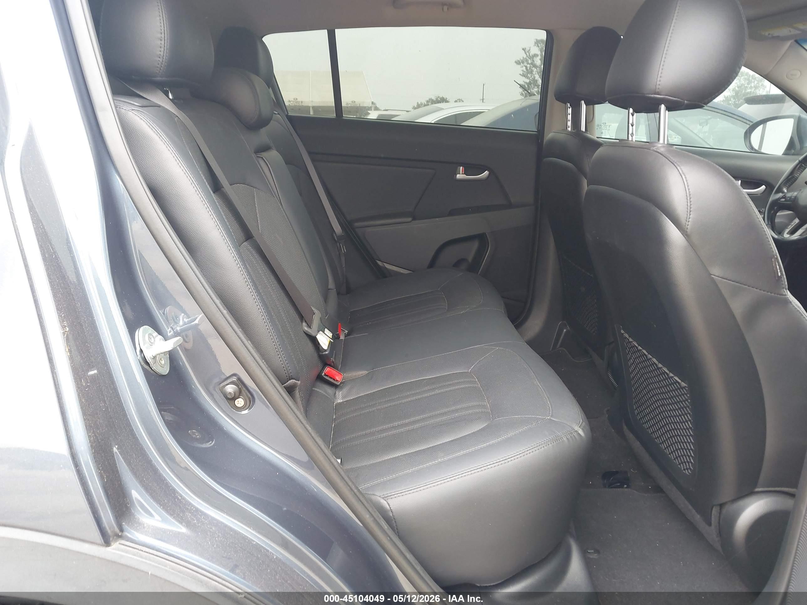 KIA SPORTAGE image 8