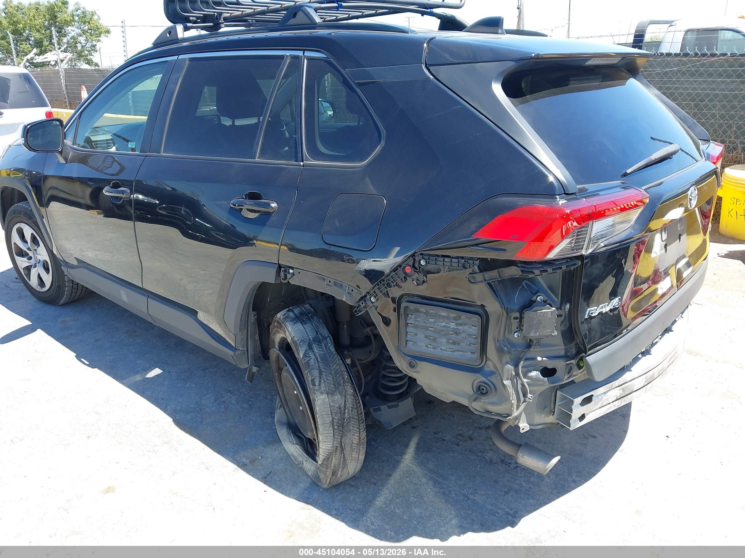 TOYOTA RAV4 image 3