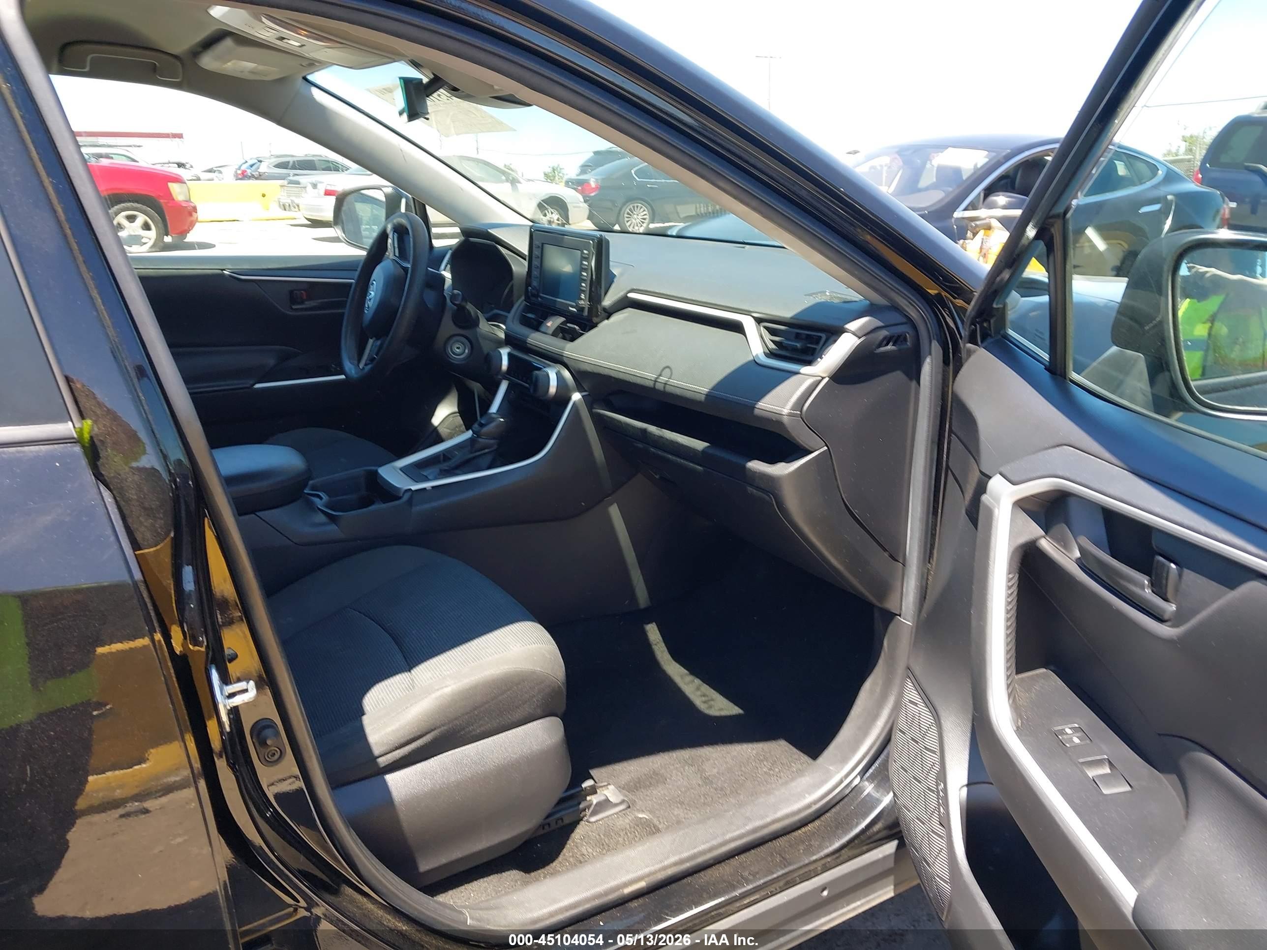 TOYOTA RAV4 image 5