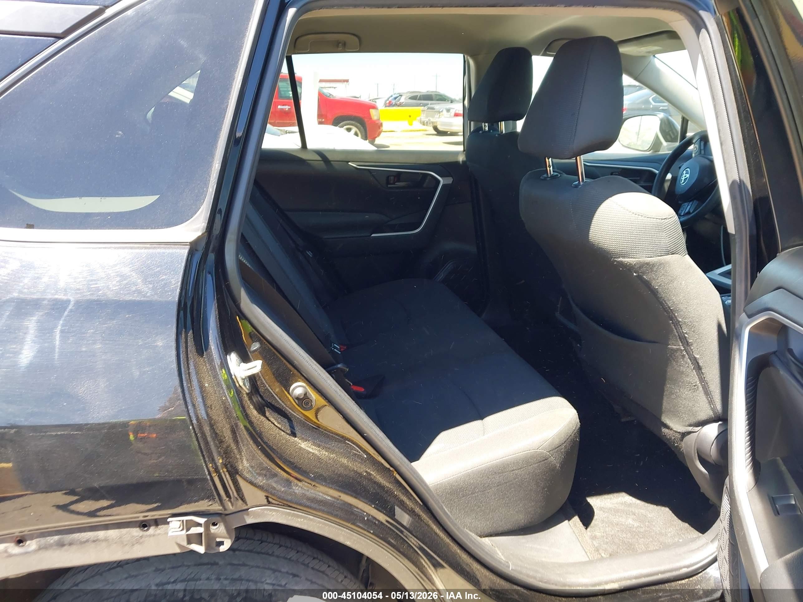 TOYOTA RAV4 image 8