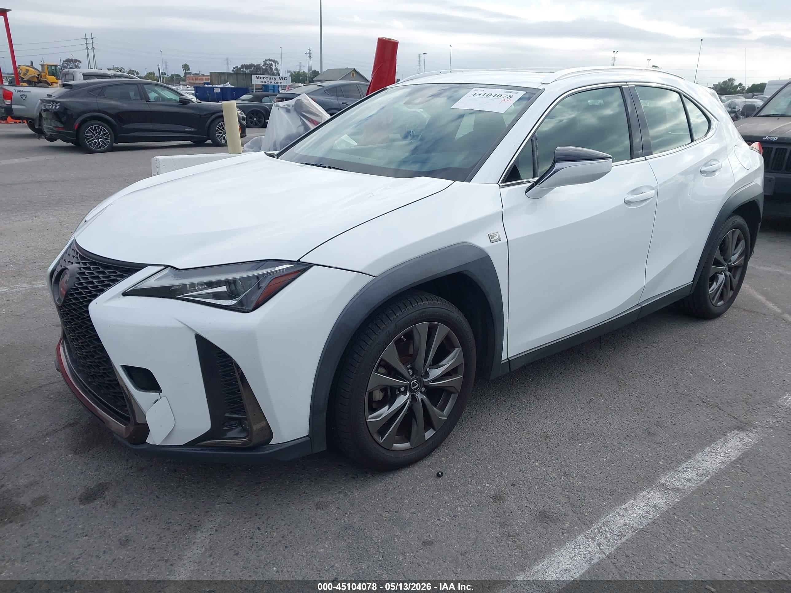 LEXUS UX image 2