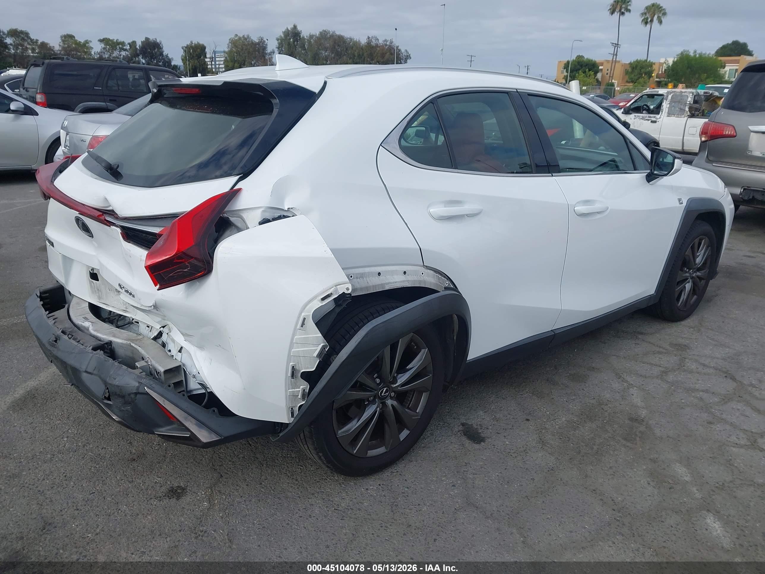 LEXUS UX image 4