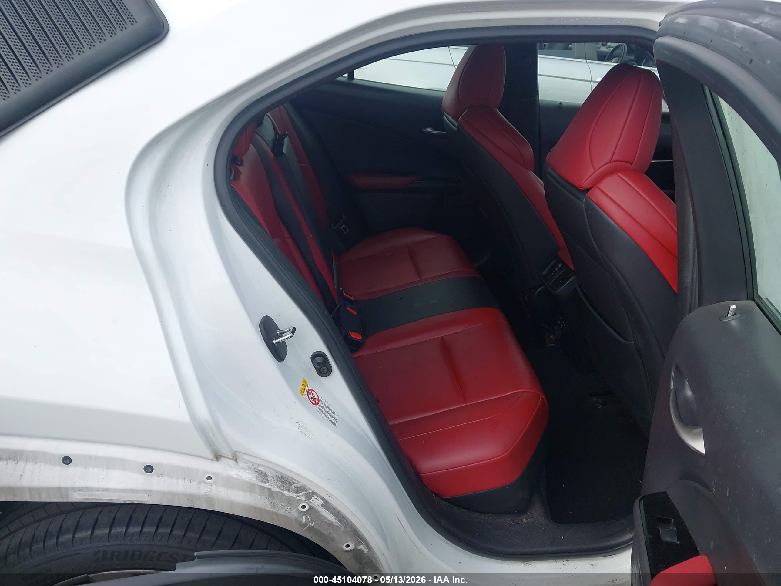 LEXUS UX image 8