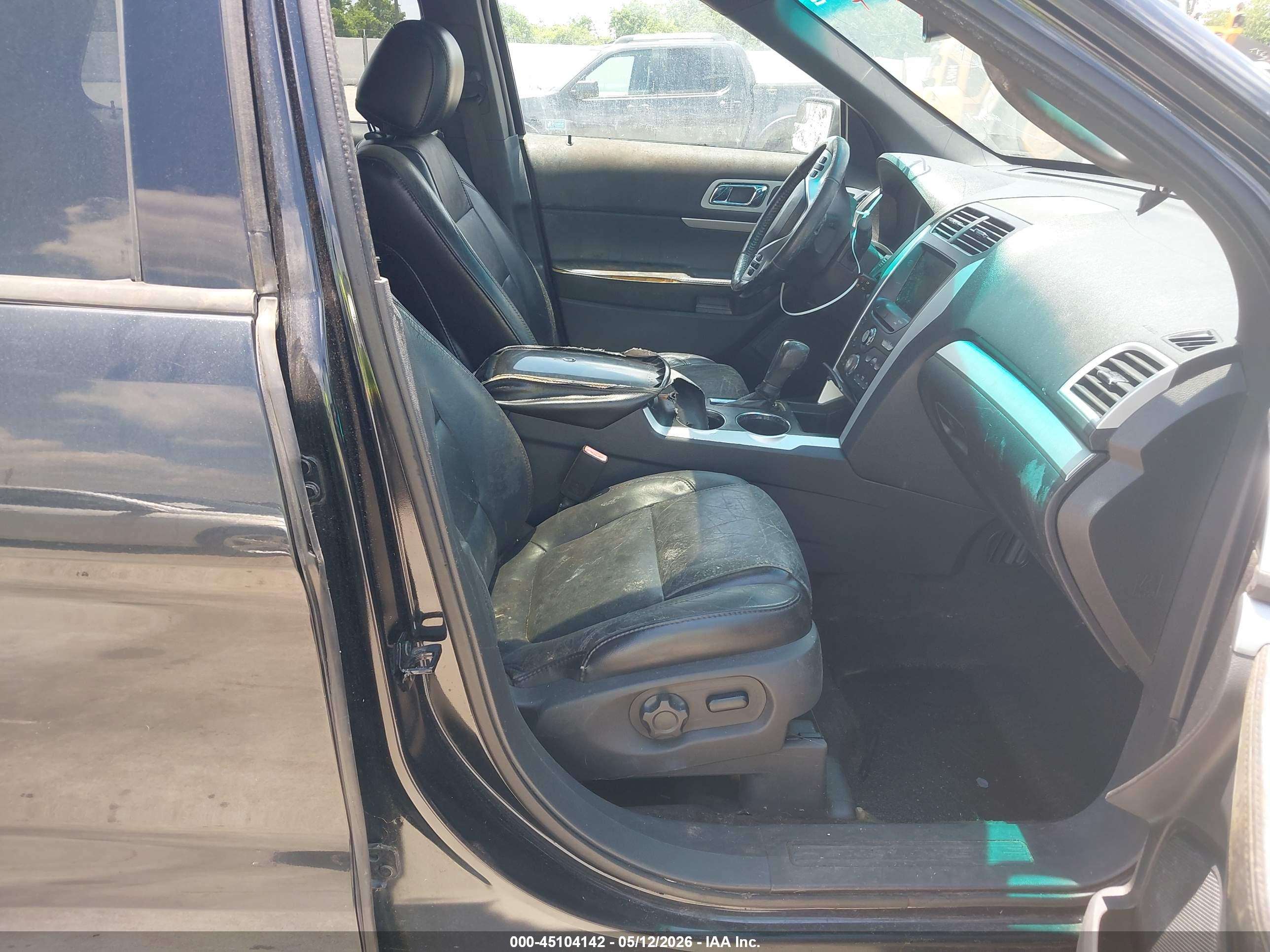FORD EXPLORER image 5