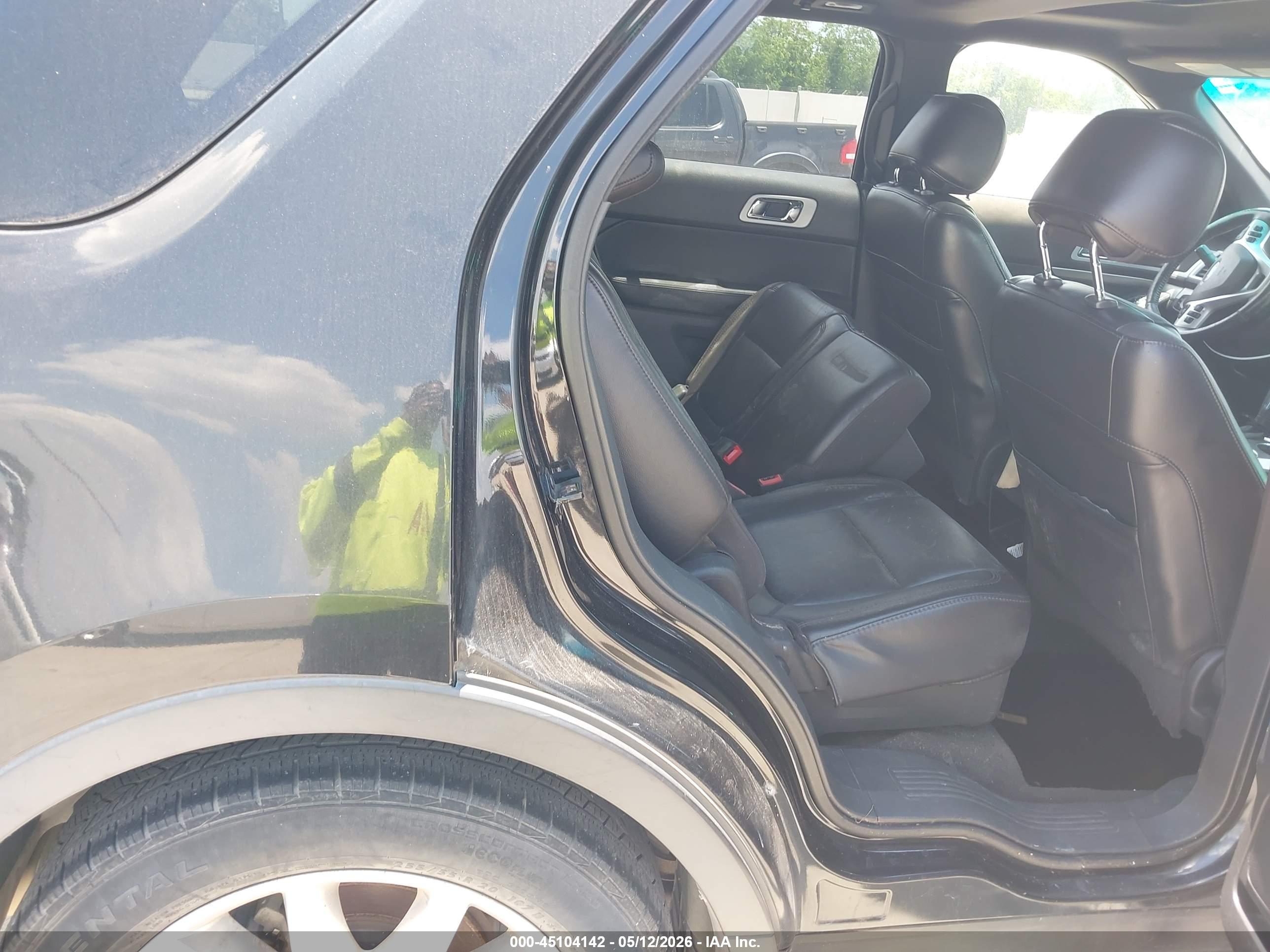 FORD EXPLORER image 8