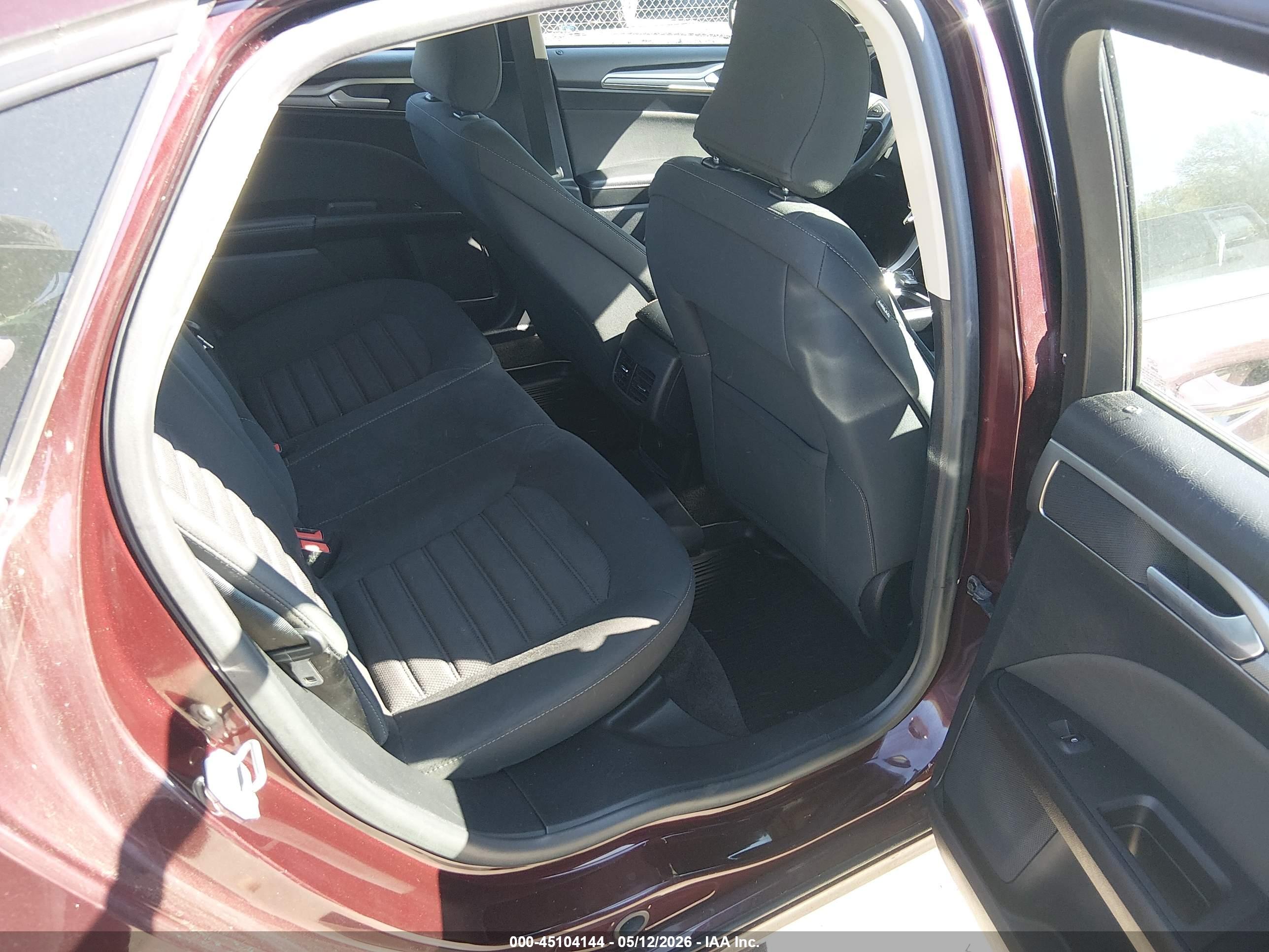 FORD FUSION image 8