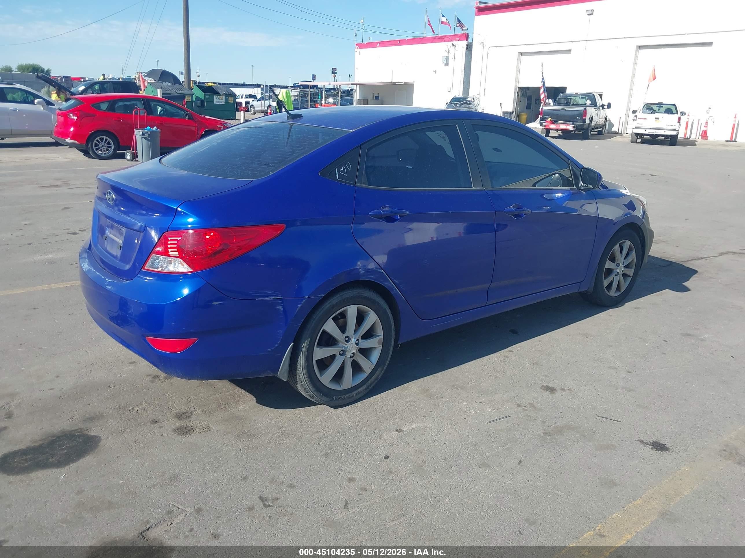 HYUNDAI ACCENT image 4