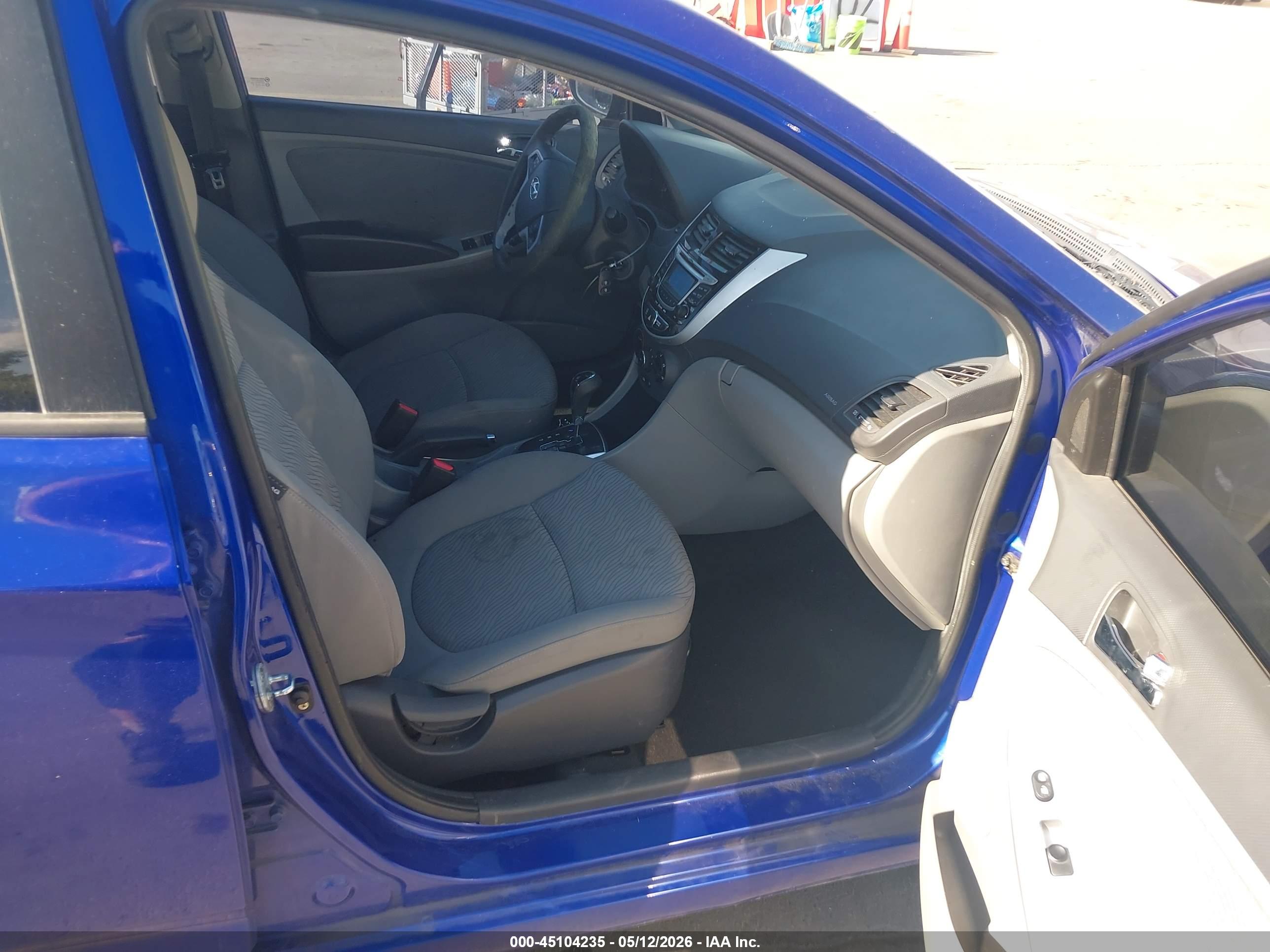 HYUNDAI ACCENT image 5