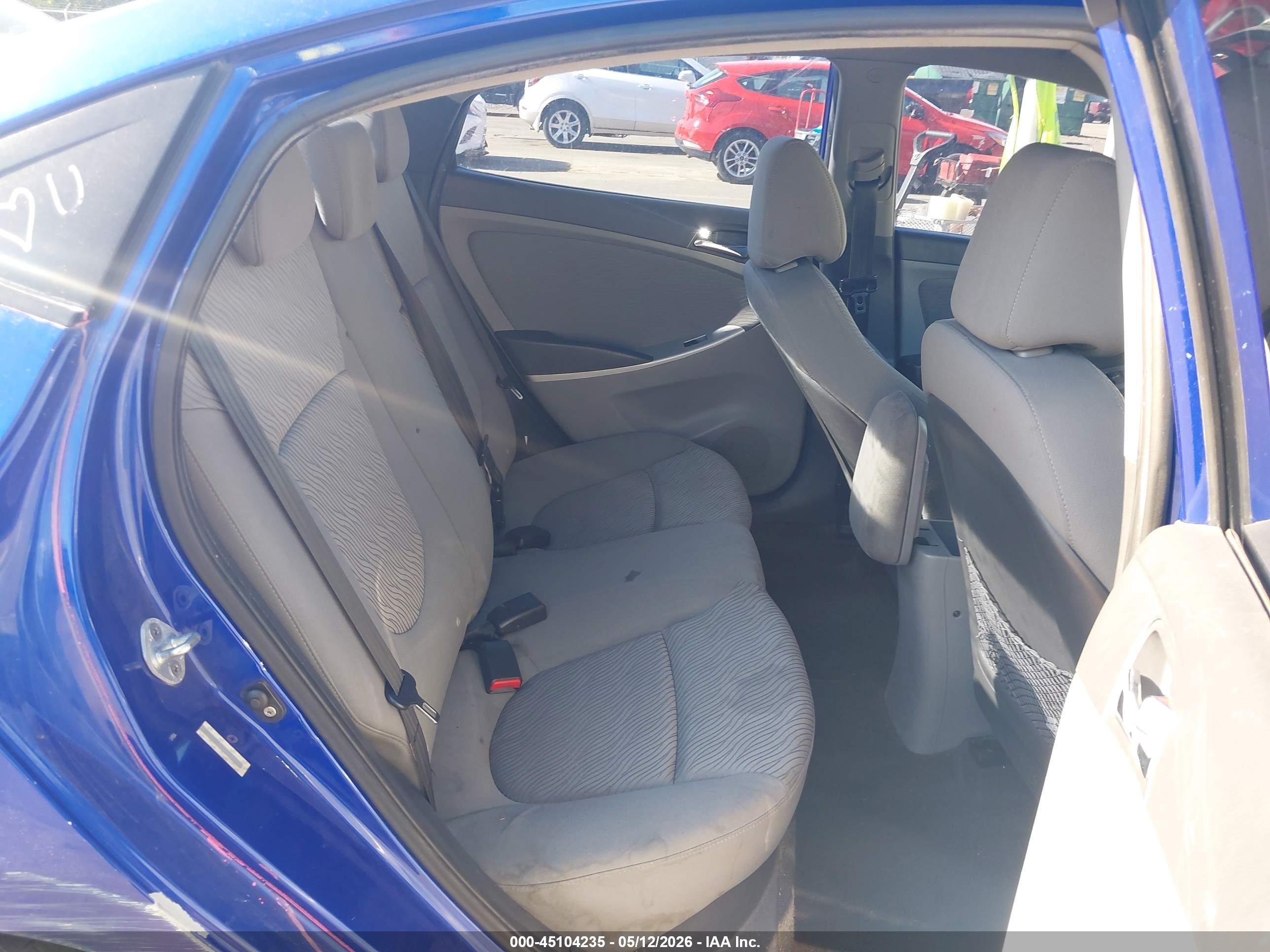 HYUNDAI ACCENT image 8