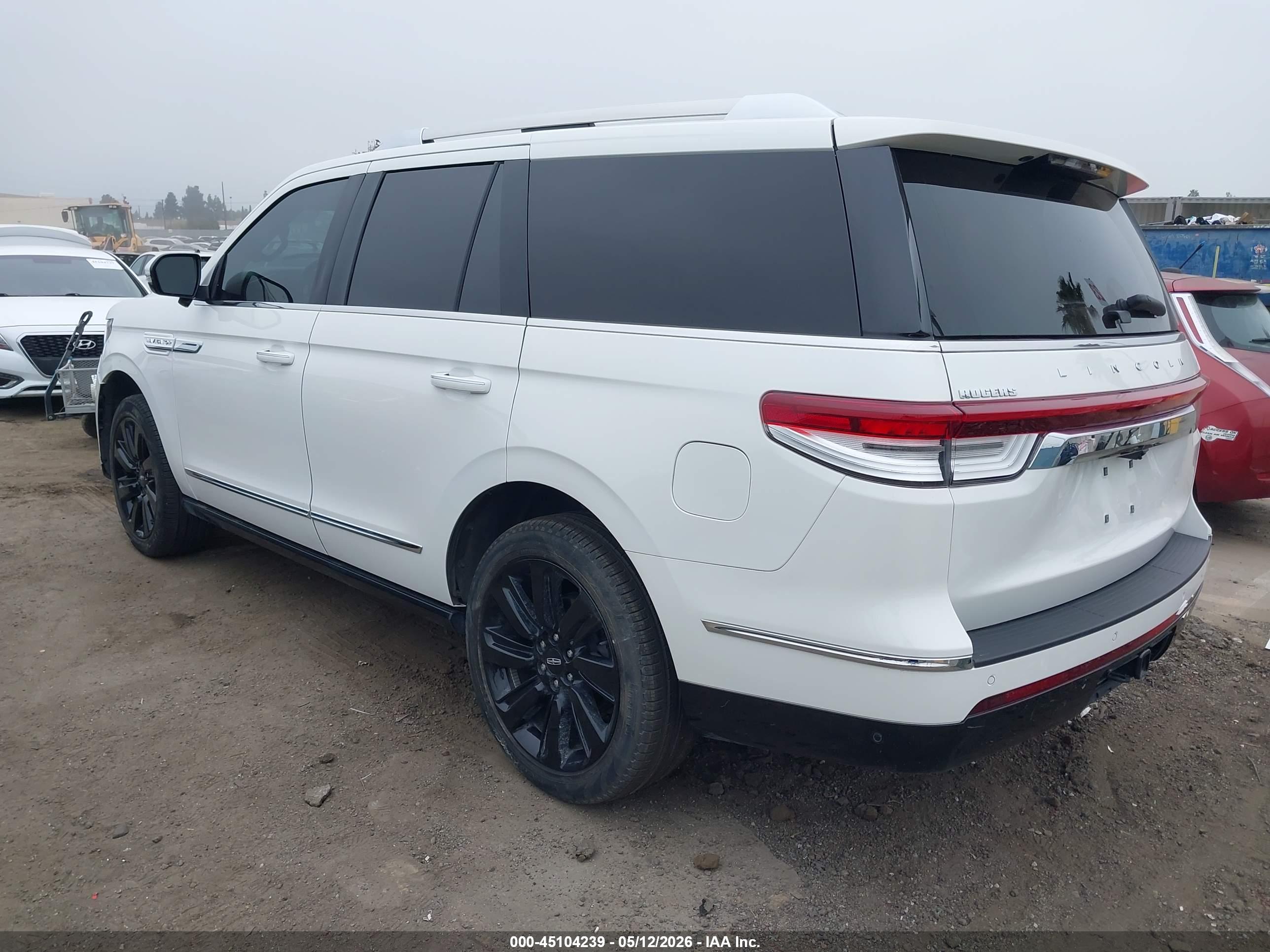LINCOLN NAVIGATOR image 3