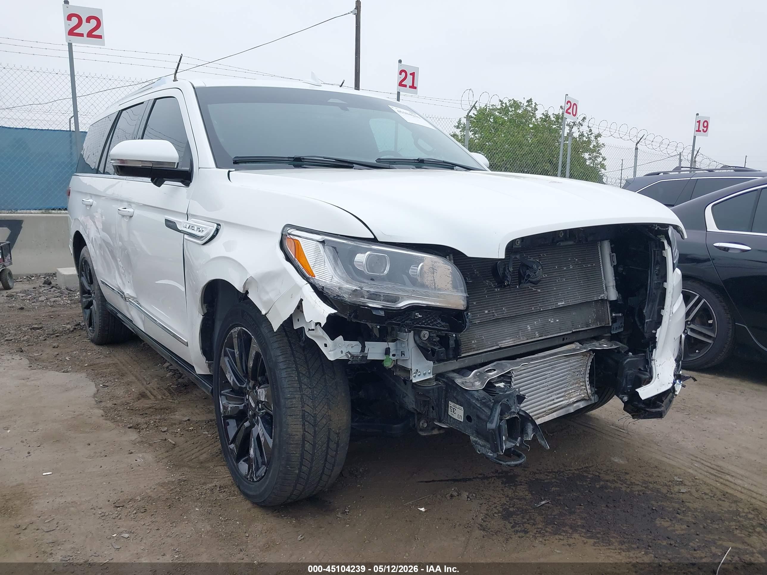LINCOLN NAVIGATOR image 6