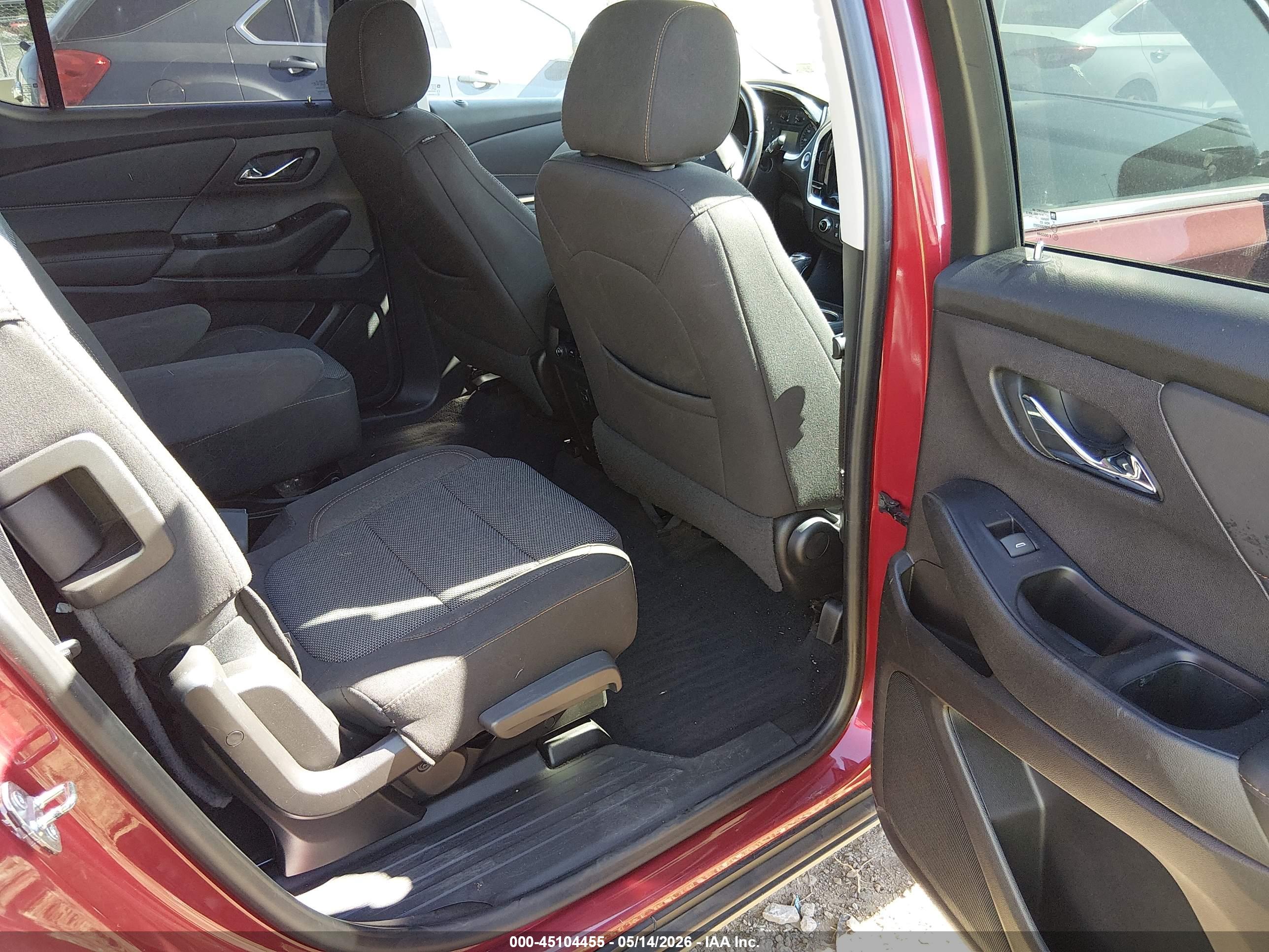 CHEVROLET TRAVERSE image 8