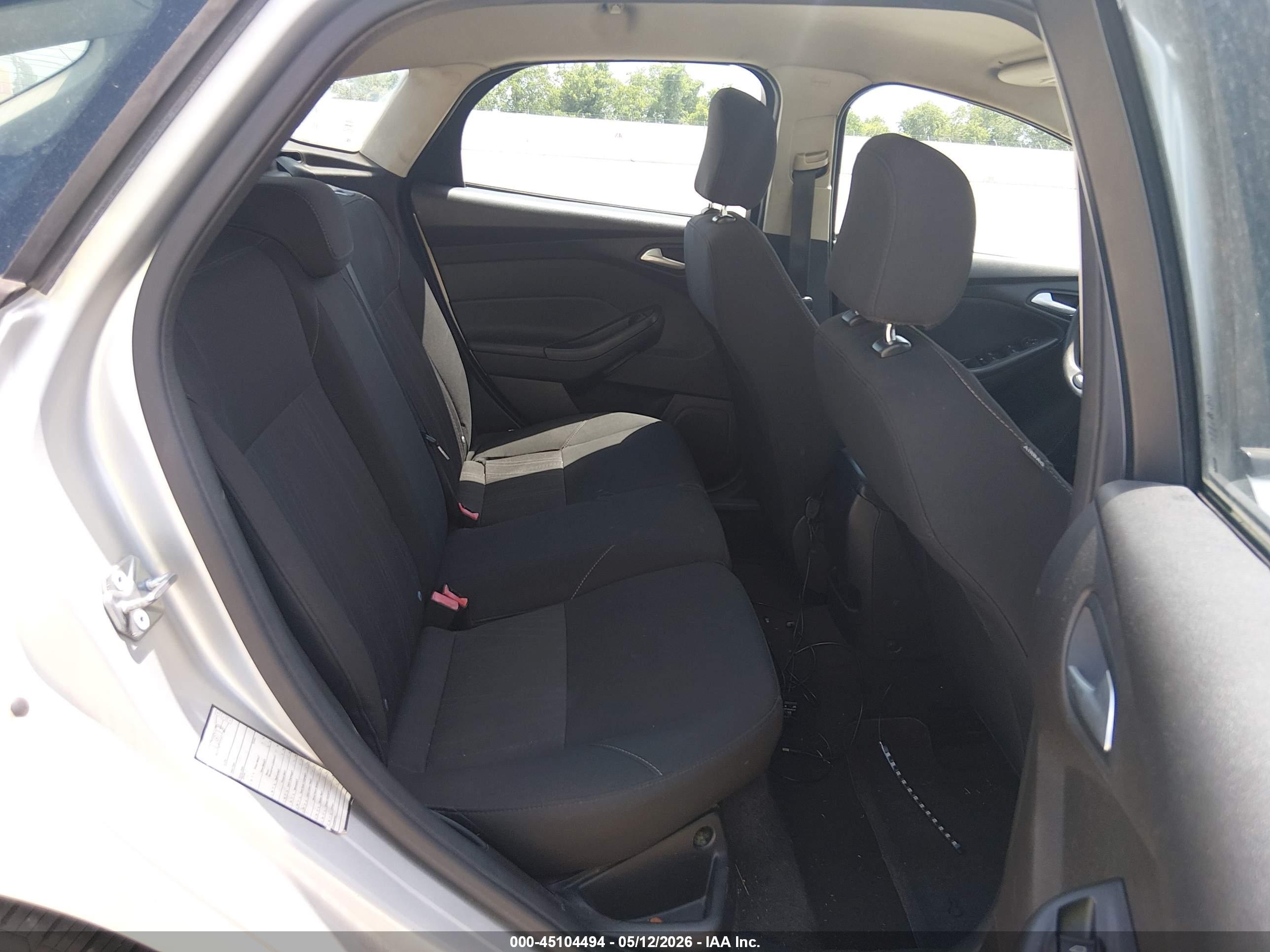 FORD FOCUS image 8