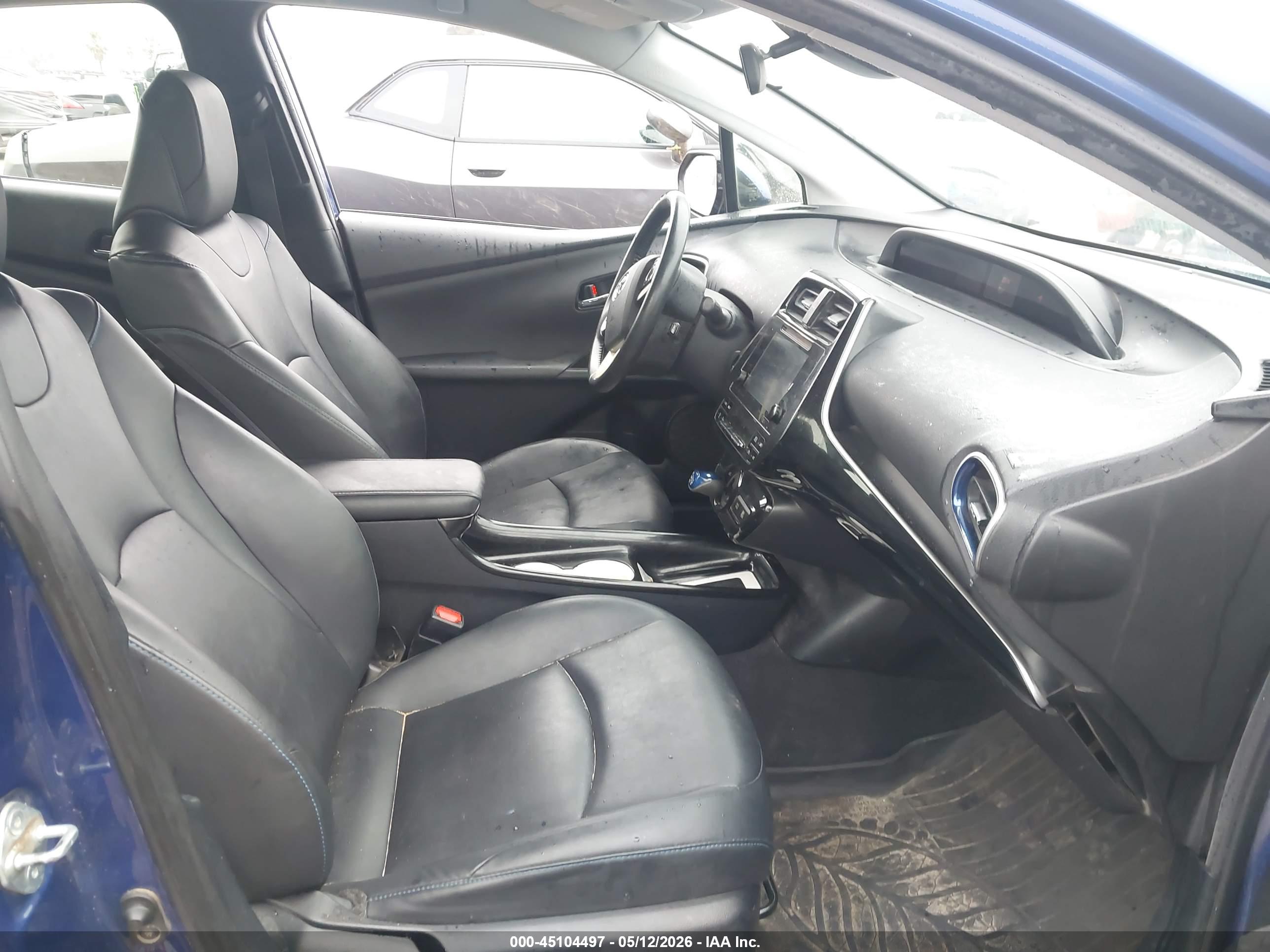 TOYOTA PRIUS image 5