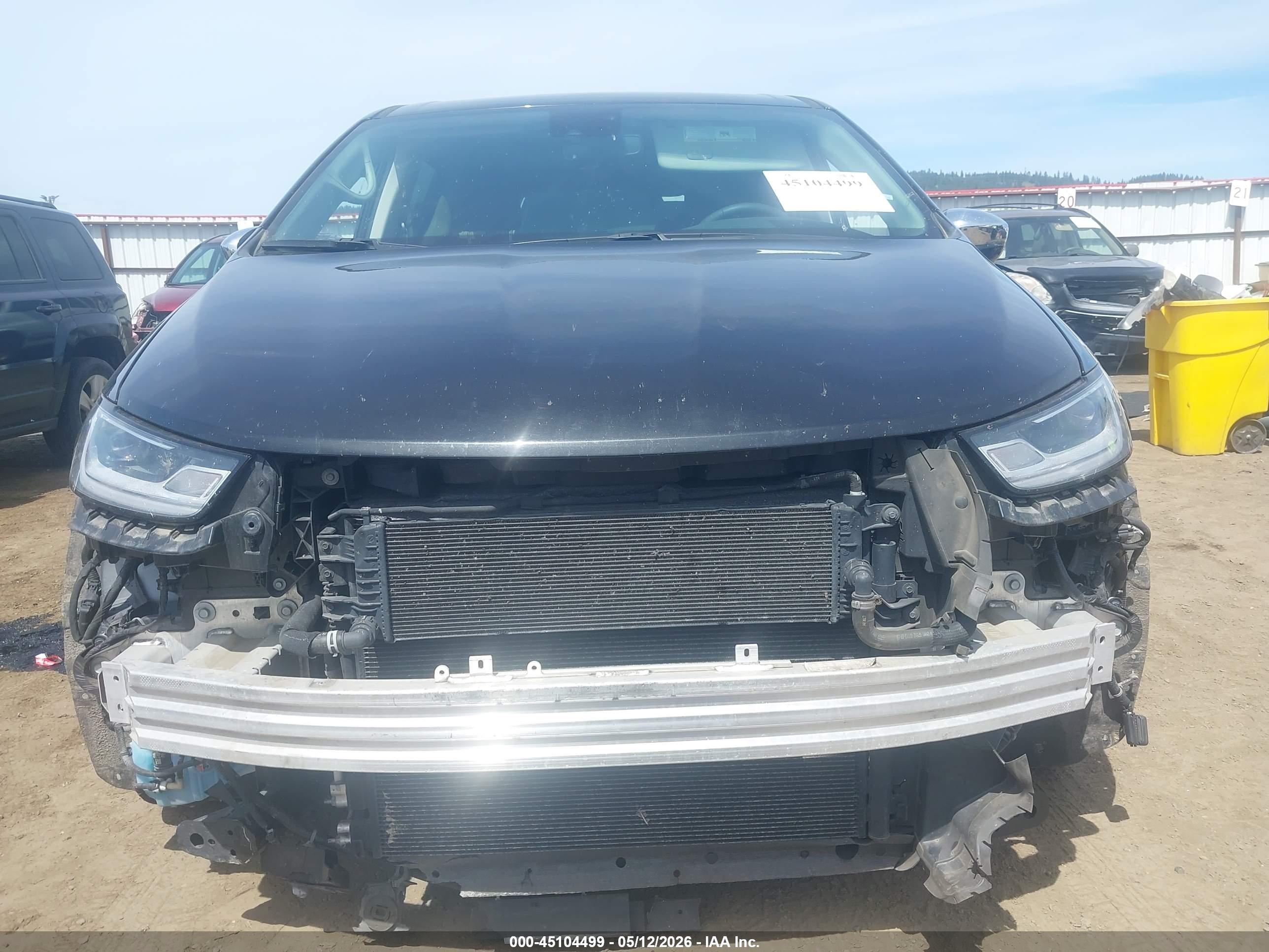 CHRYSLER PACIFICA image 6