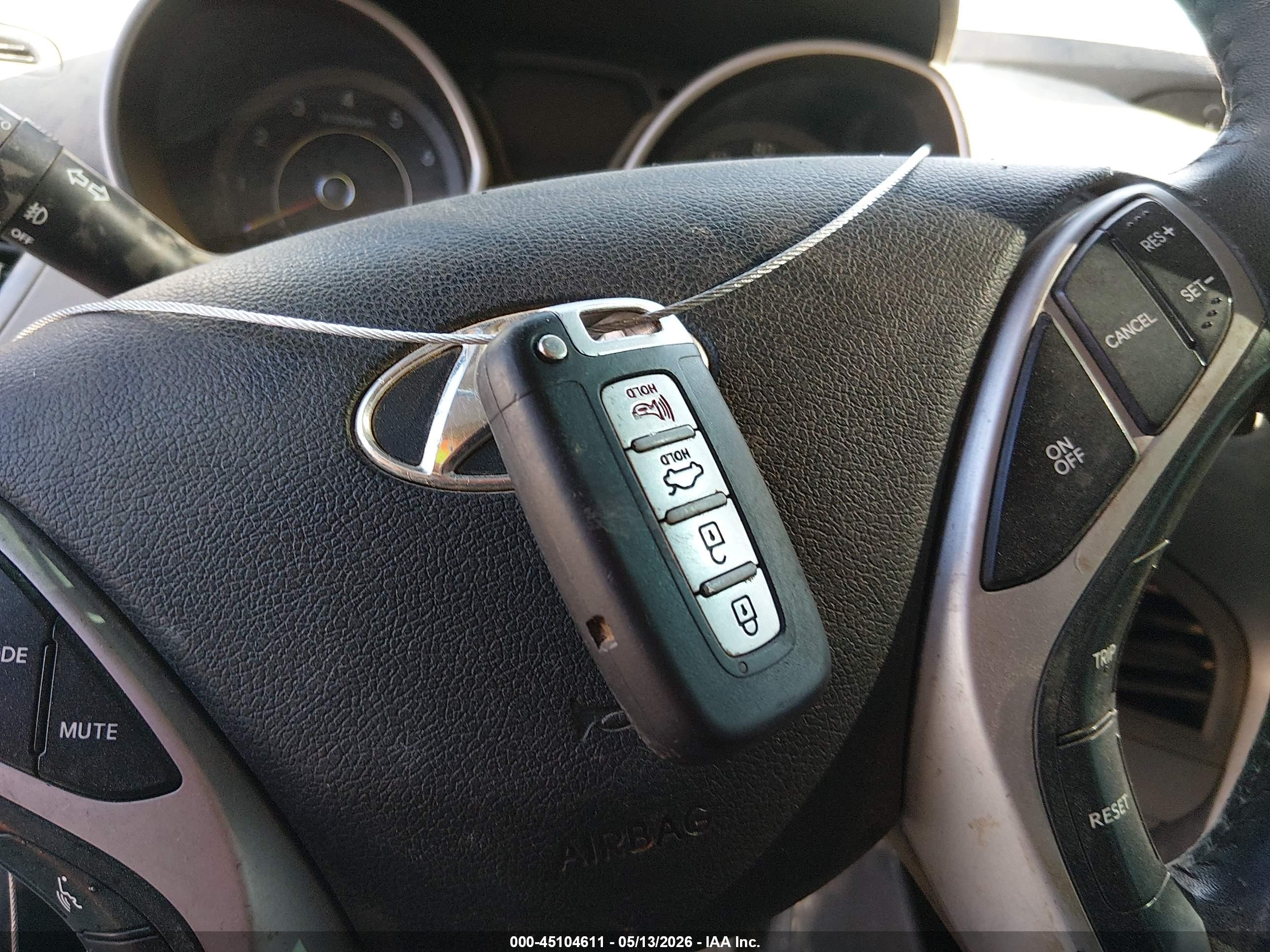 HYUNDAI ELANTRA image 11