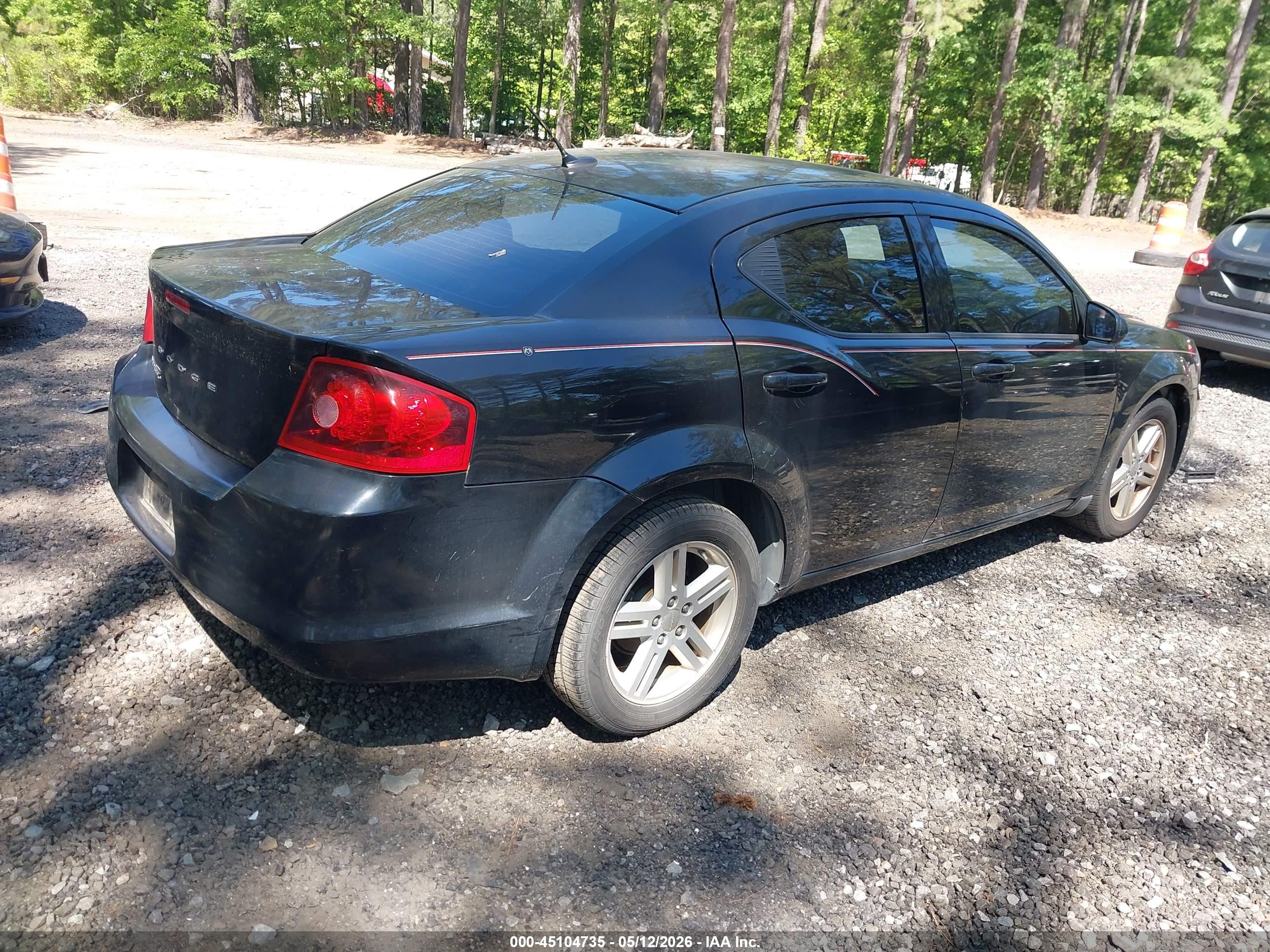 DODGE AVENGER image 4