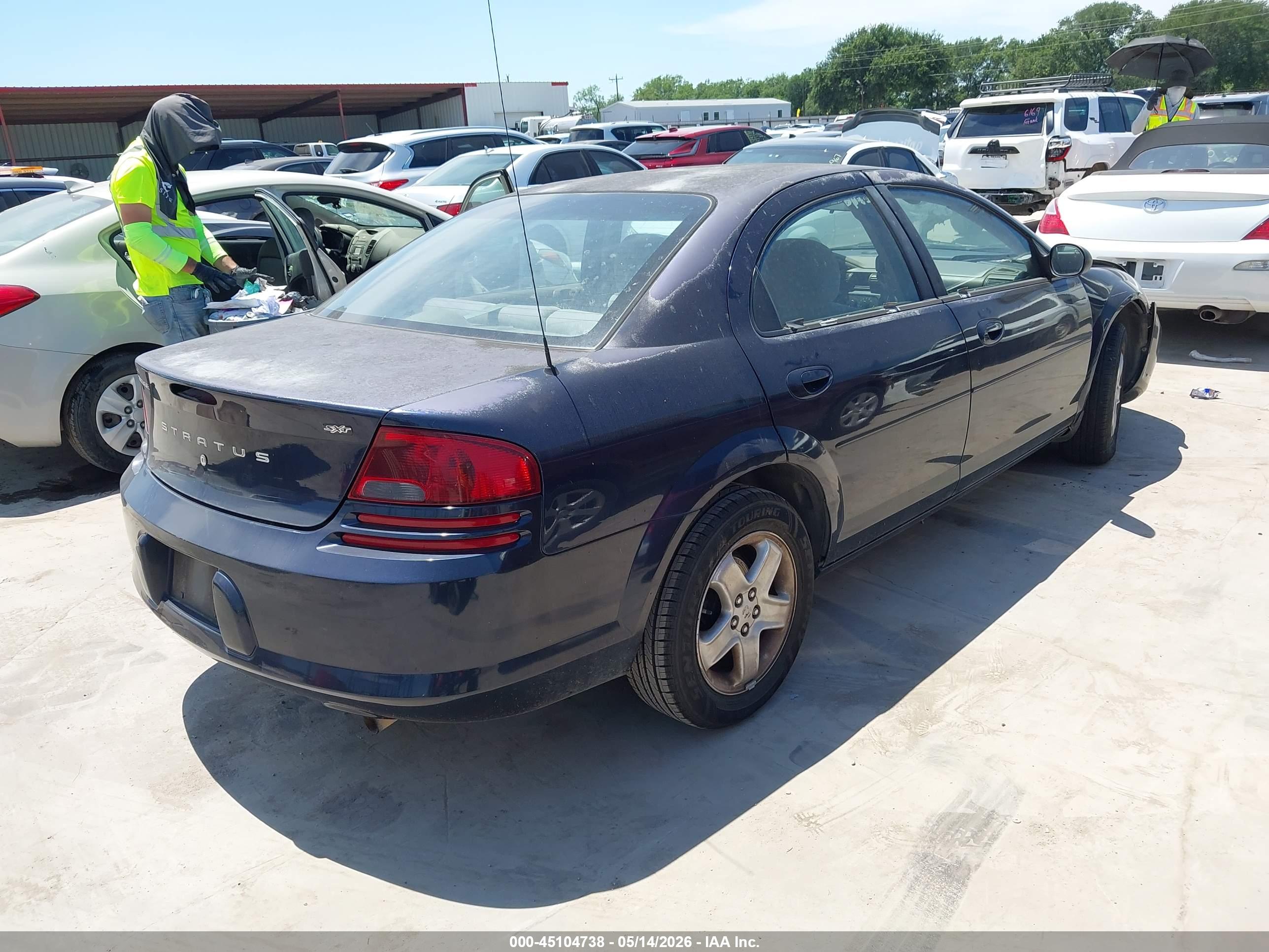 DODGE STRATUS image 4