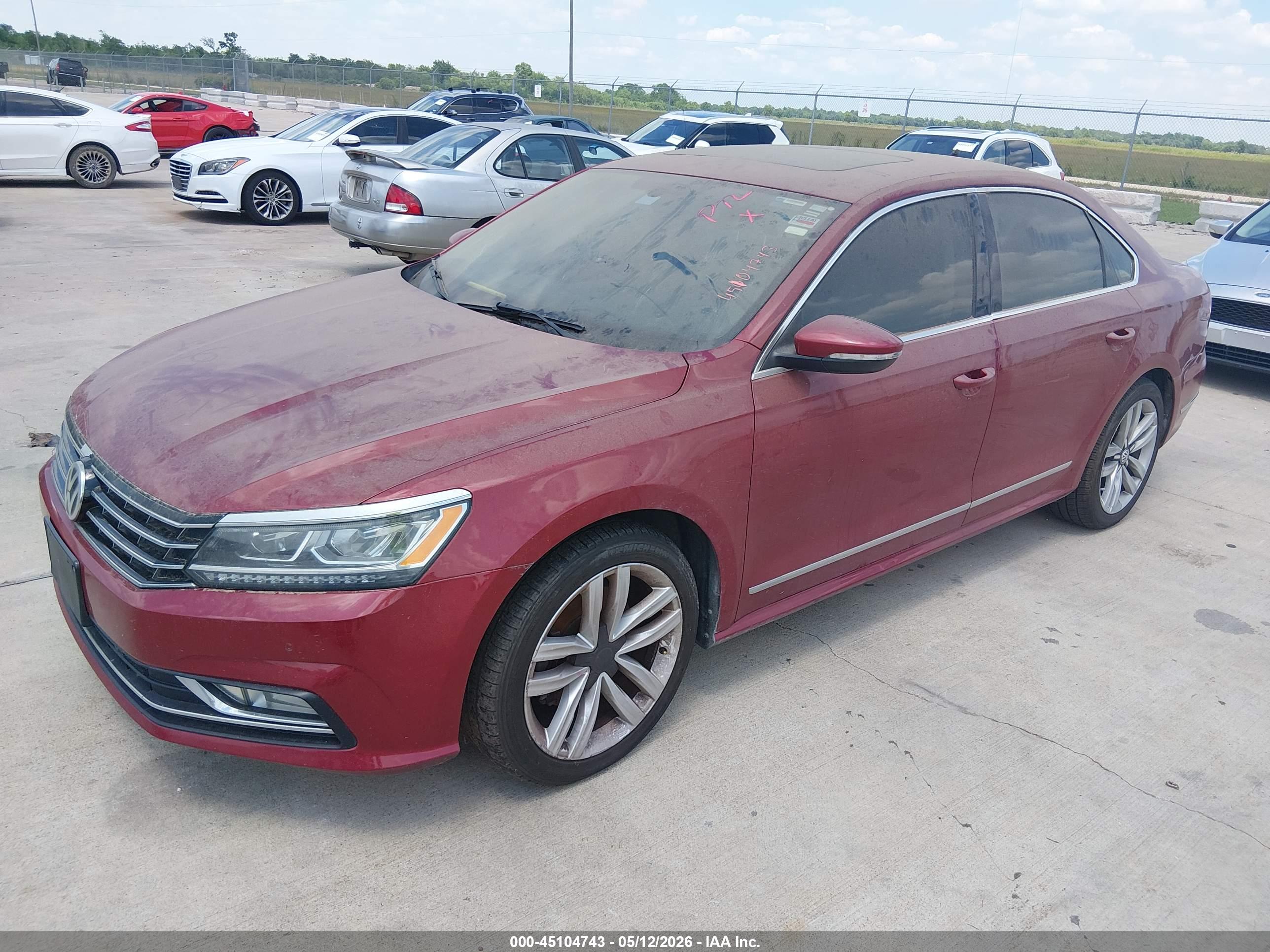 VOLKSWAGEN PASSAT image 2