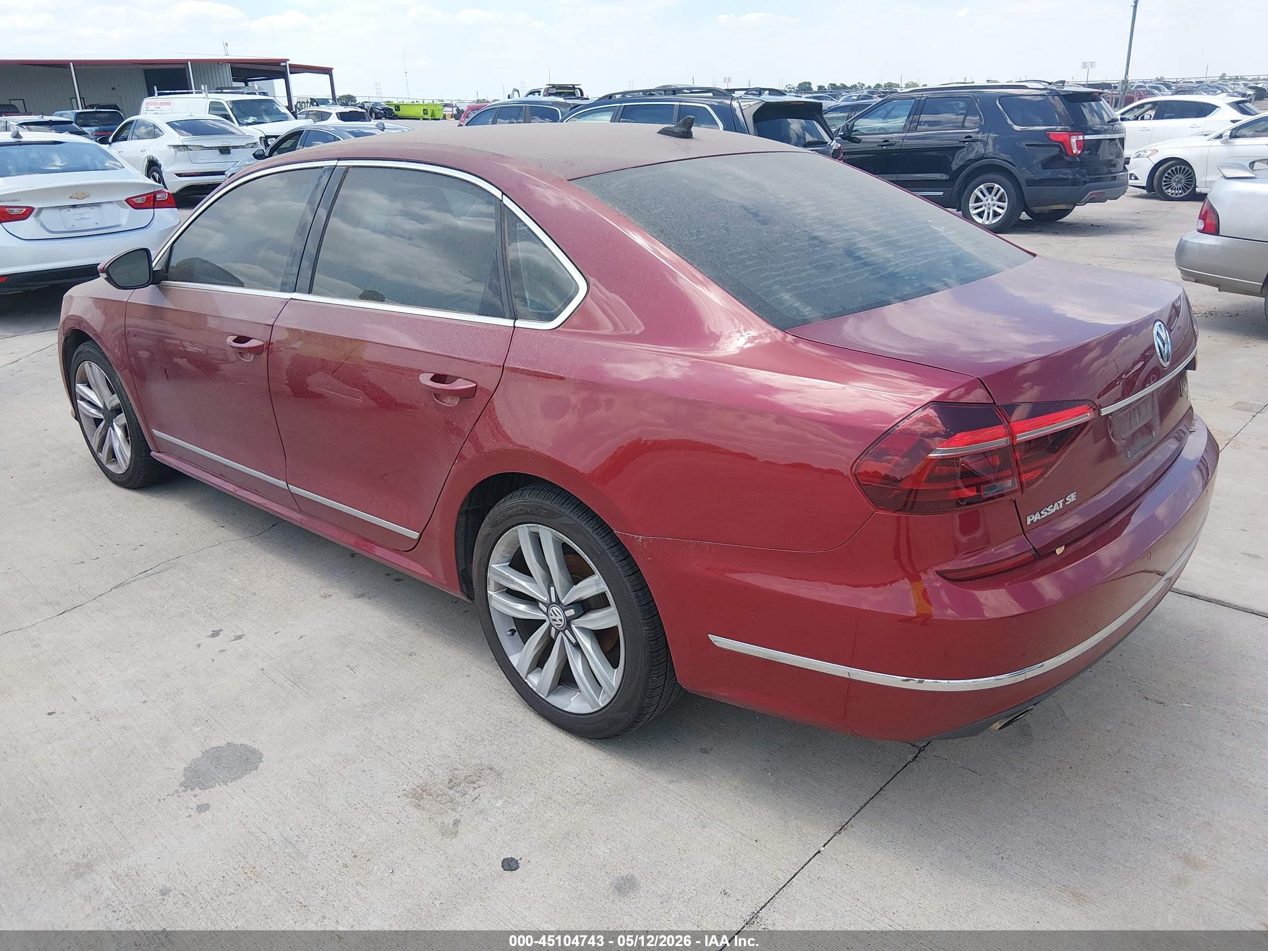 VOLKSWAGEN PASSAT image 3