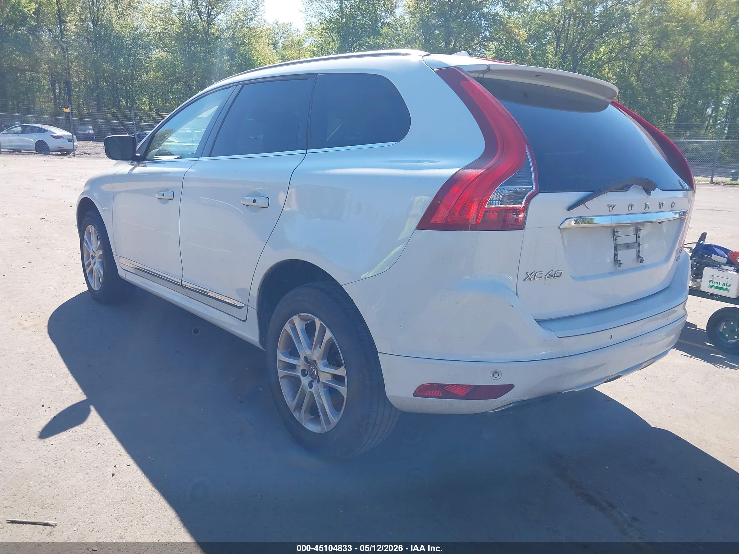VOLVO XC60 image 3