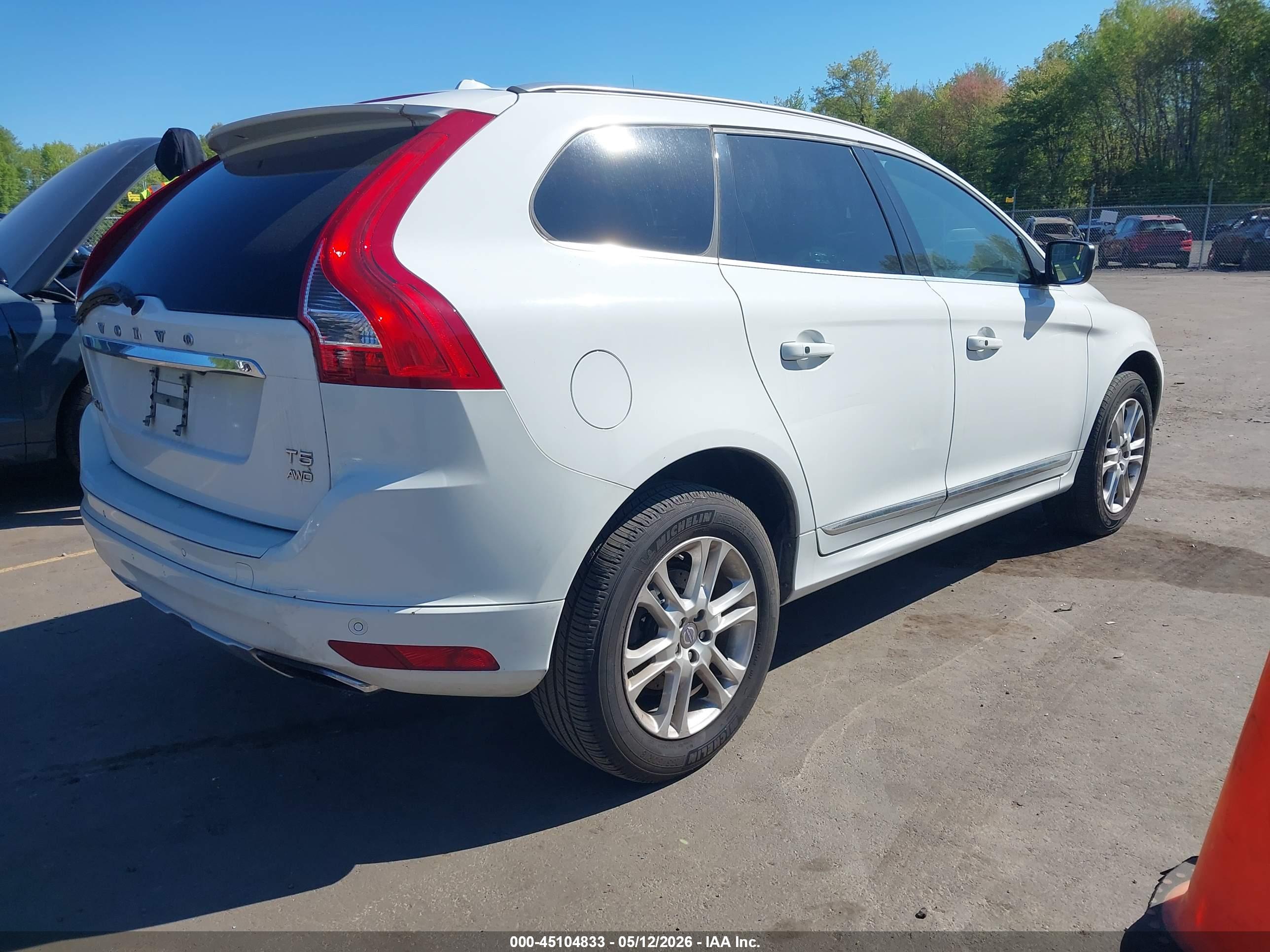 VOLVO XC60 image 4