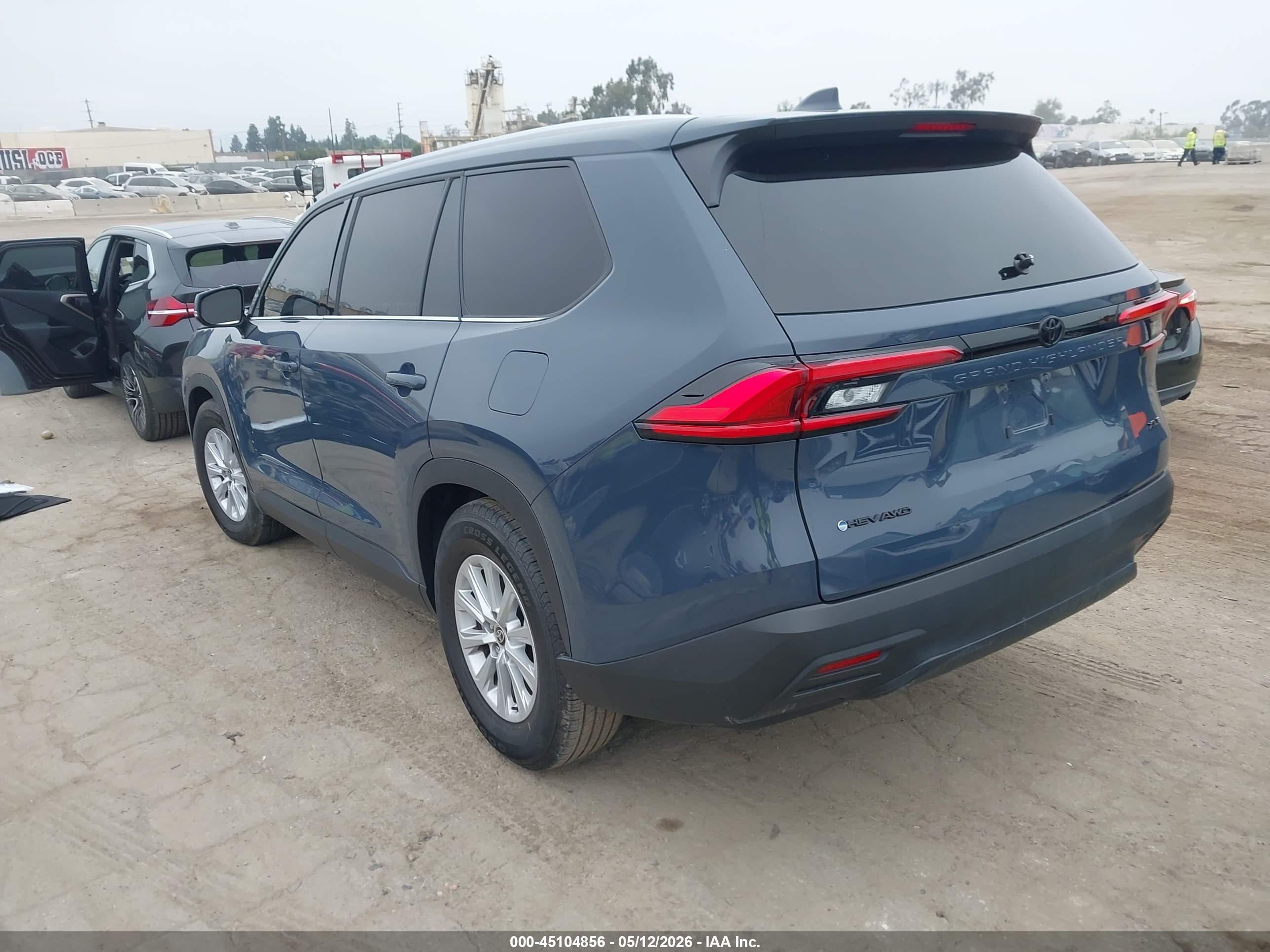 TOYOTA GRAND image 3