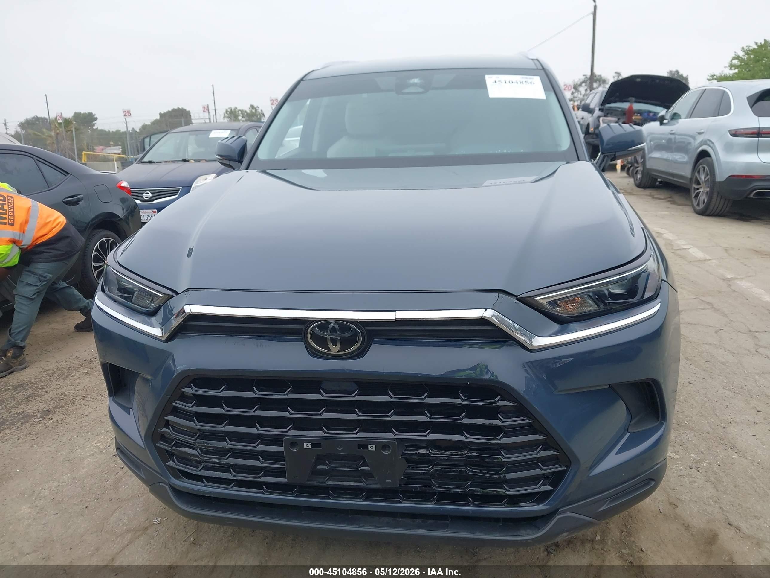 TOYOTA GRAND image 6