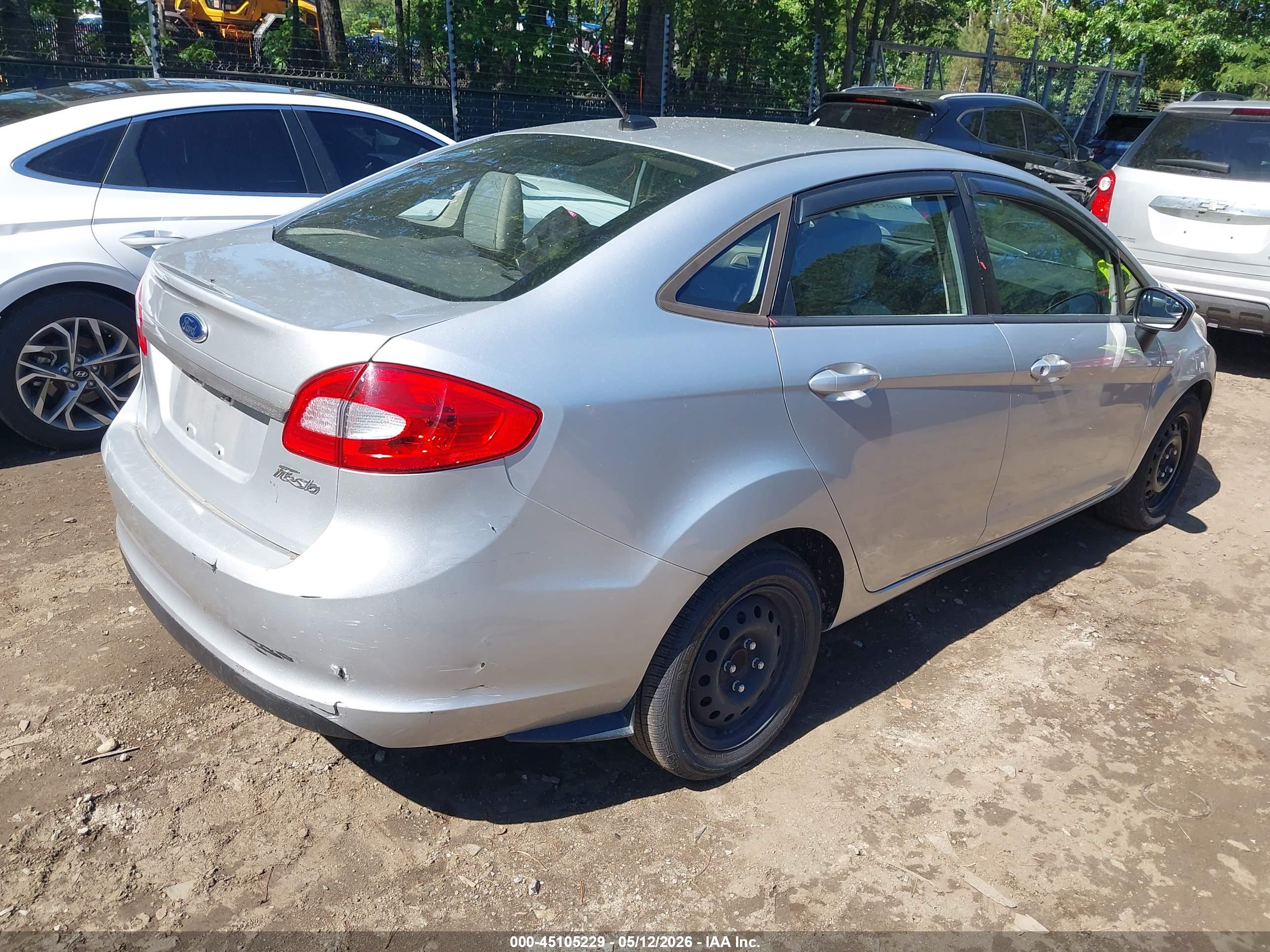 FORD FIESTA image 4