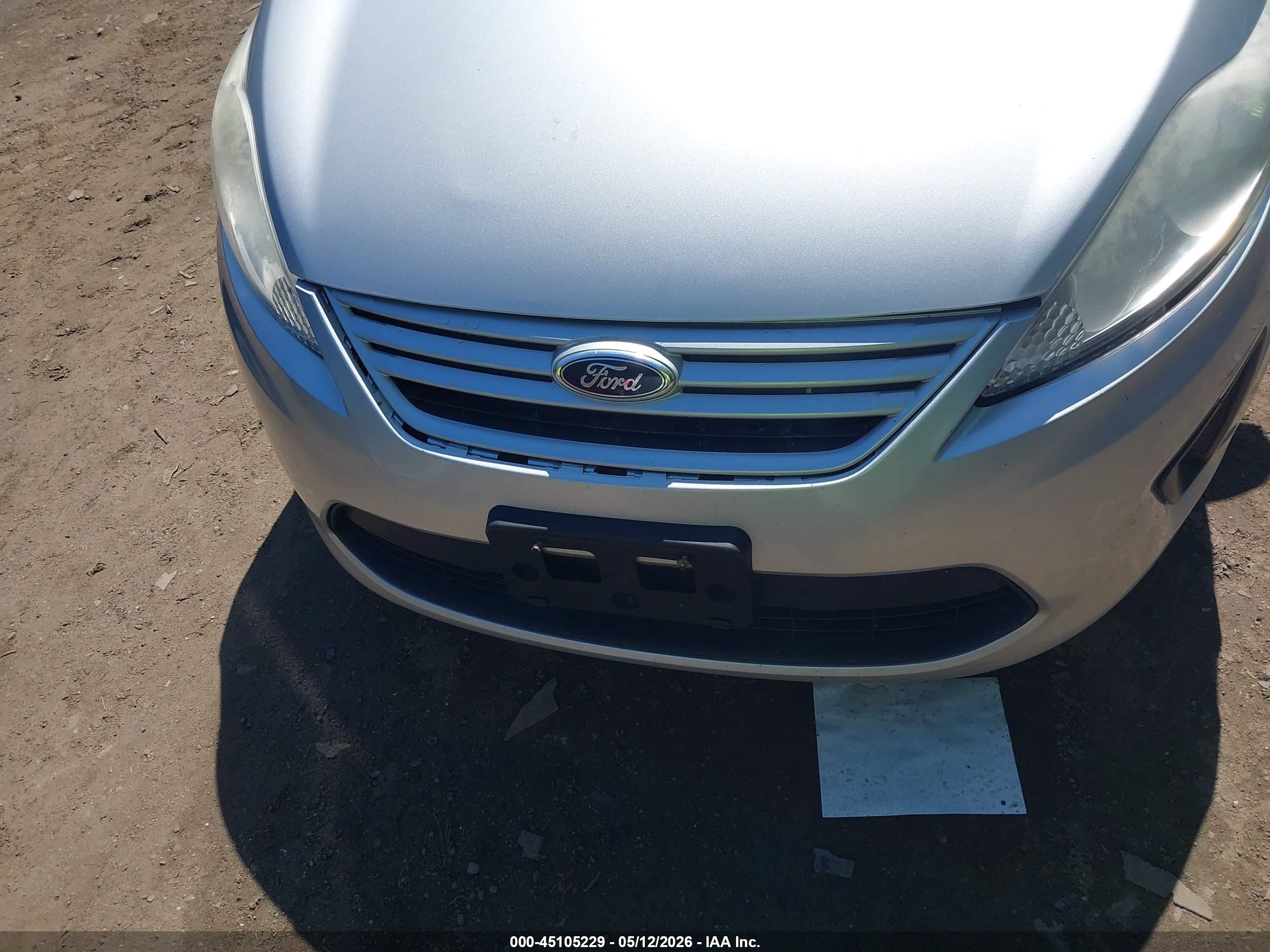 FORD FIESTA image 6
