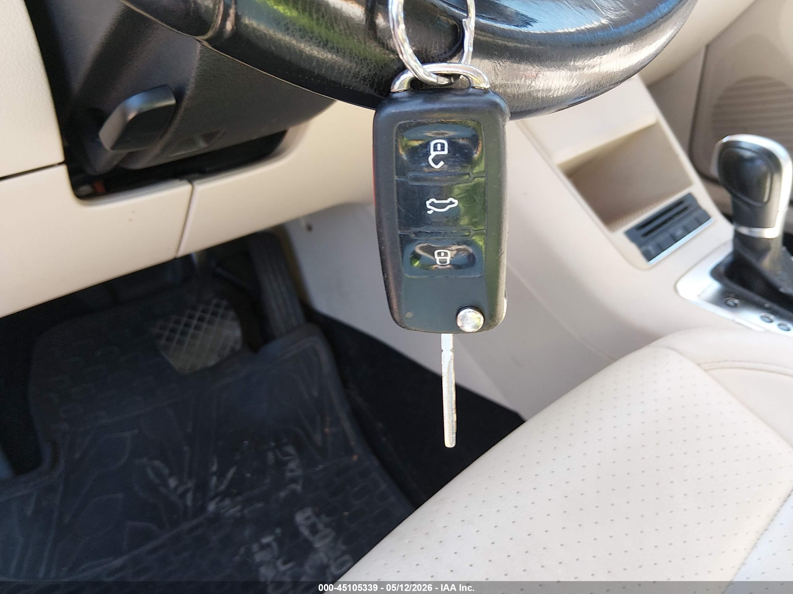 VOLKSWAGEN TIGUAN image 11