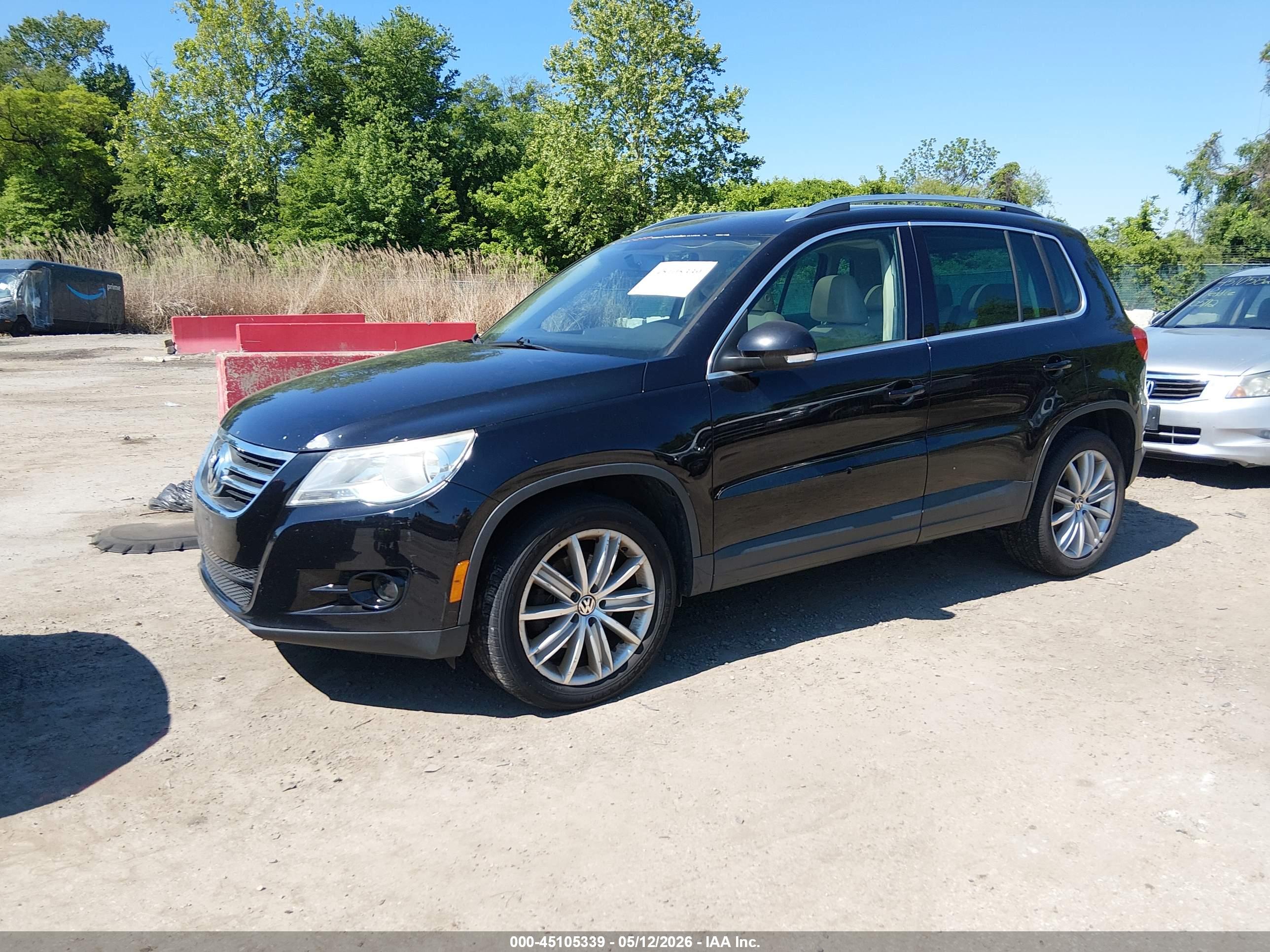 VOLKSWAGEN TIGUAN image 2