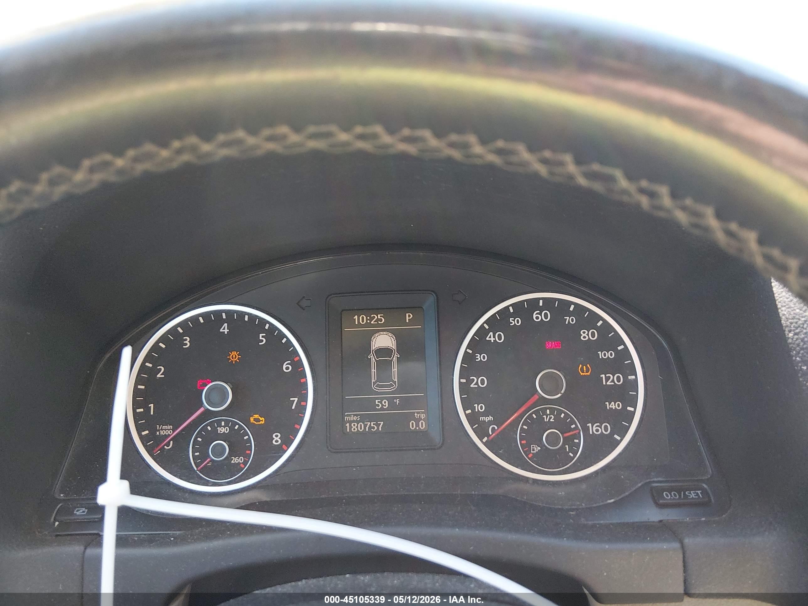 VOLKSWAGEN TIGUAN image 7
