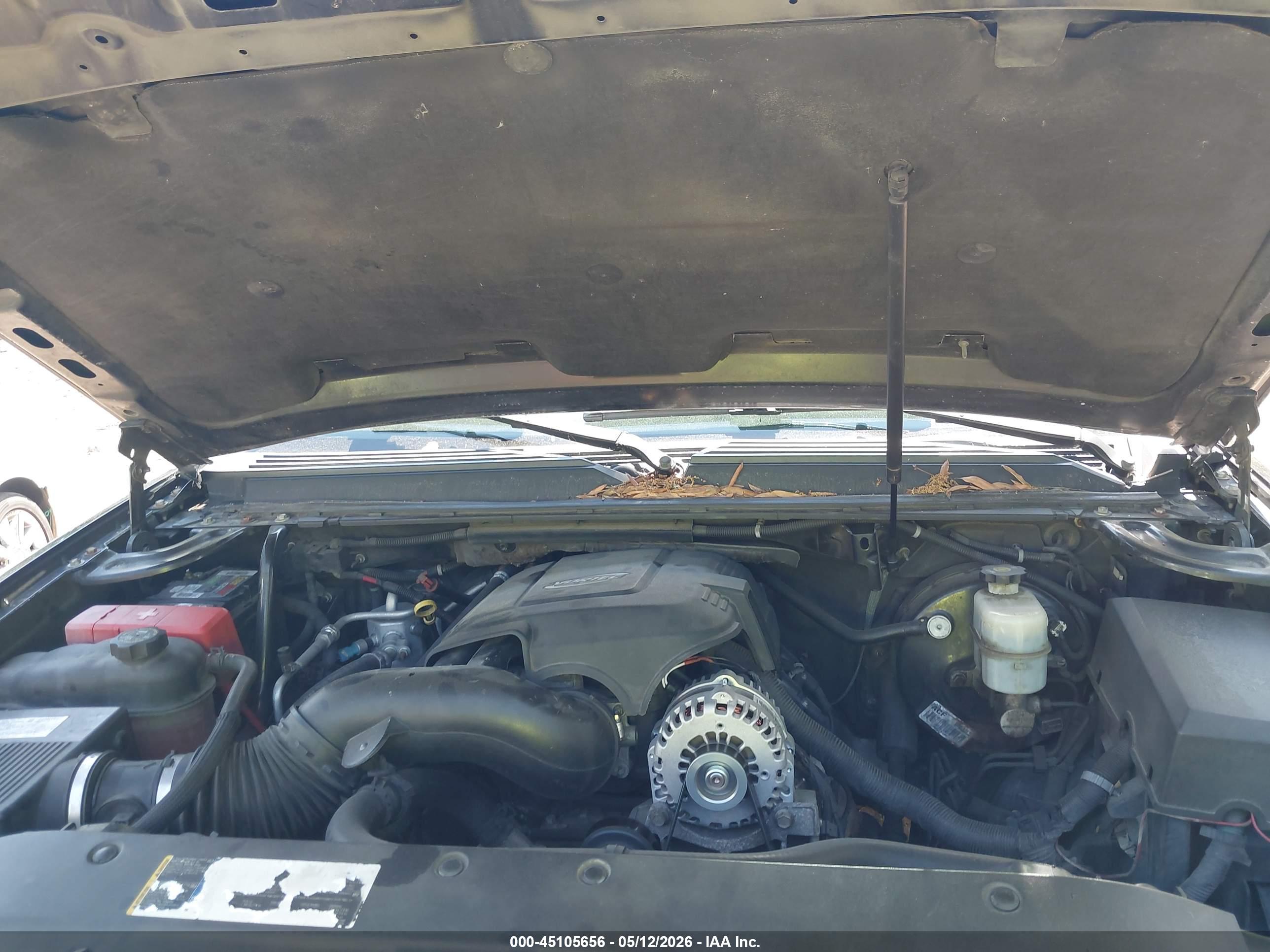 CHEVROLET SUBURBAN image 10