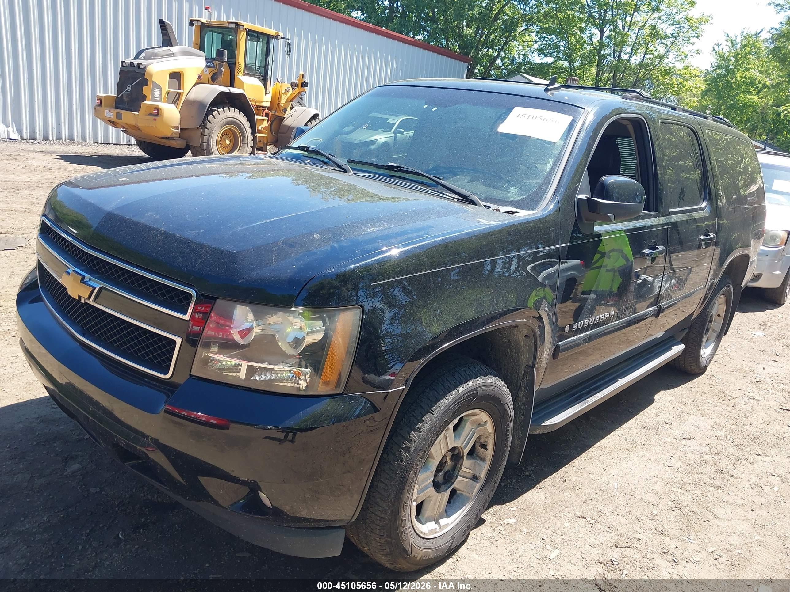 CHEVROLET SUBURBAN image 2