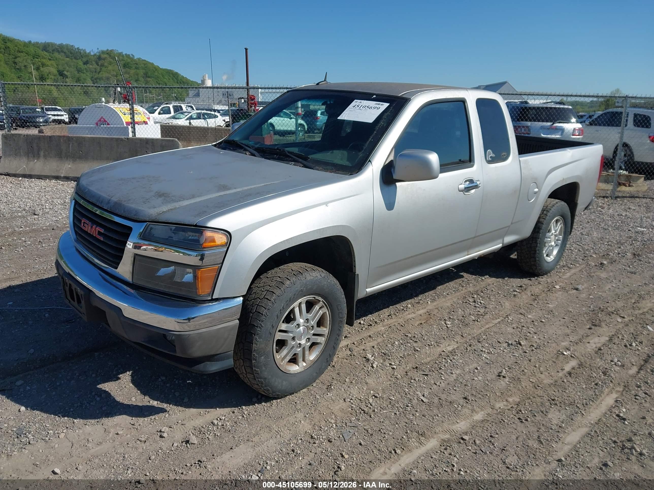 GMC CANYON image 2