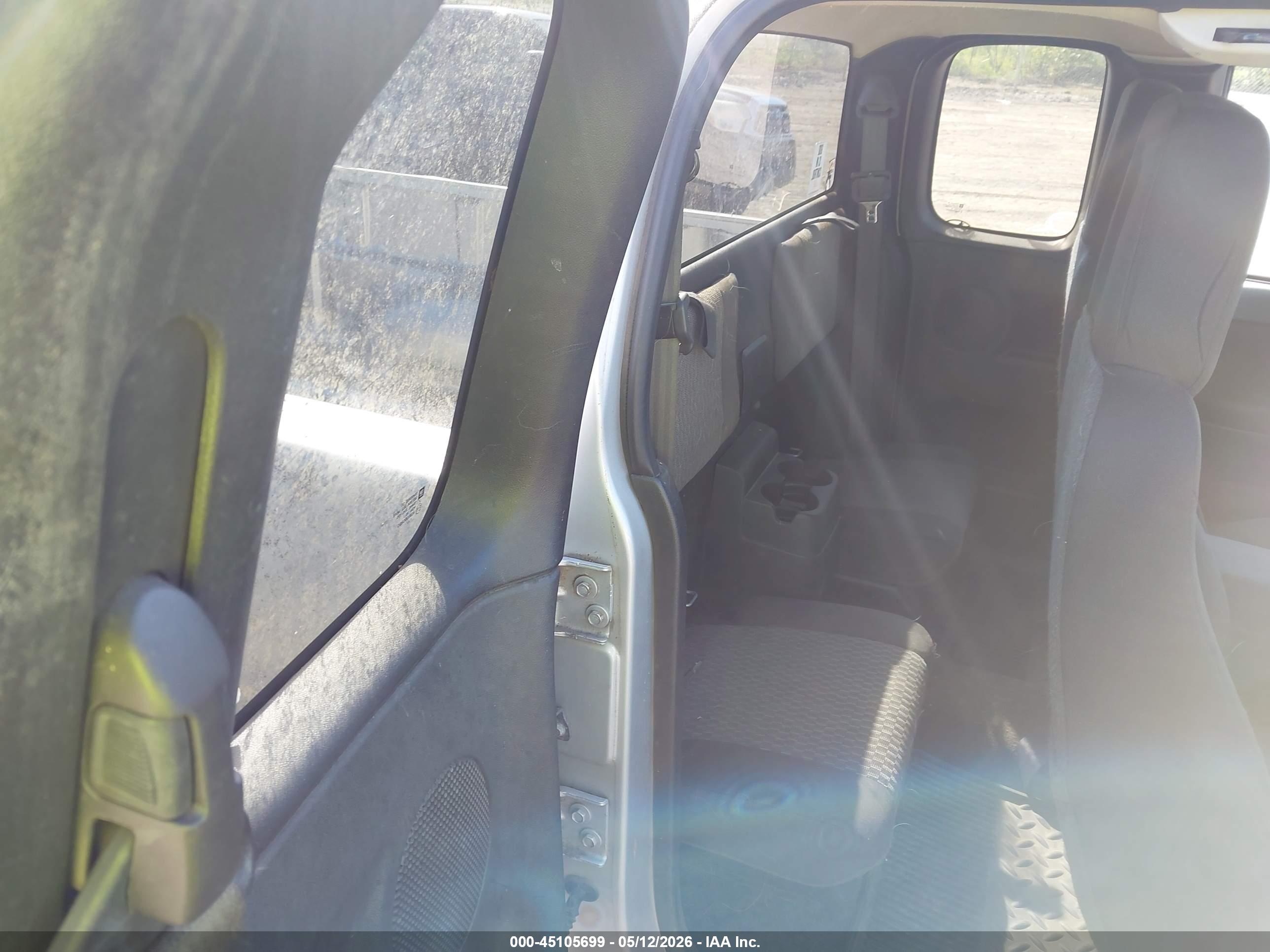 GMC CANYON image 8