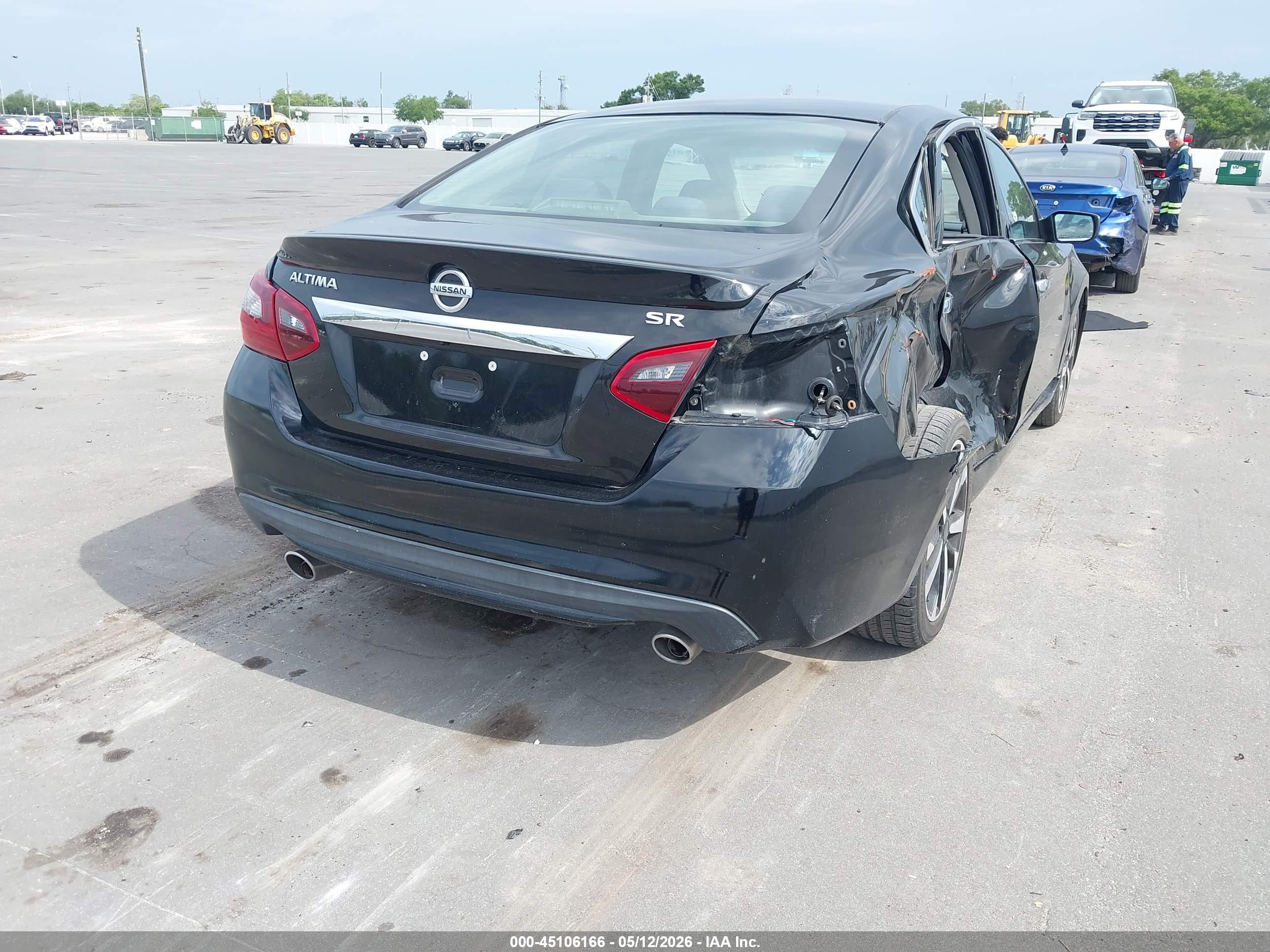 NISSAN ALTIMA image 4