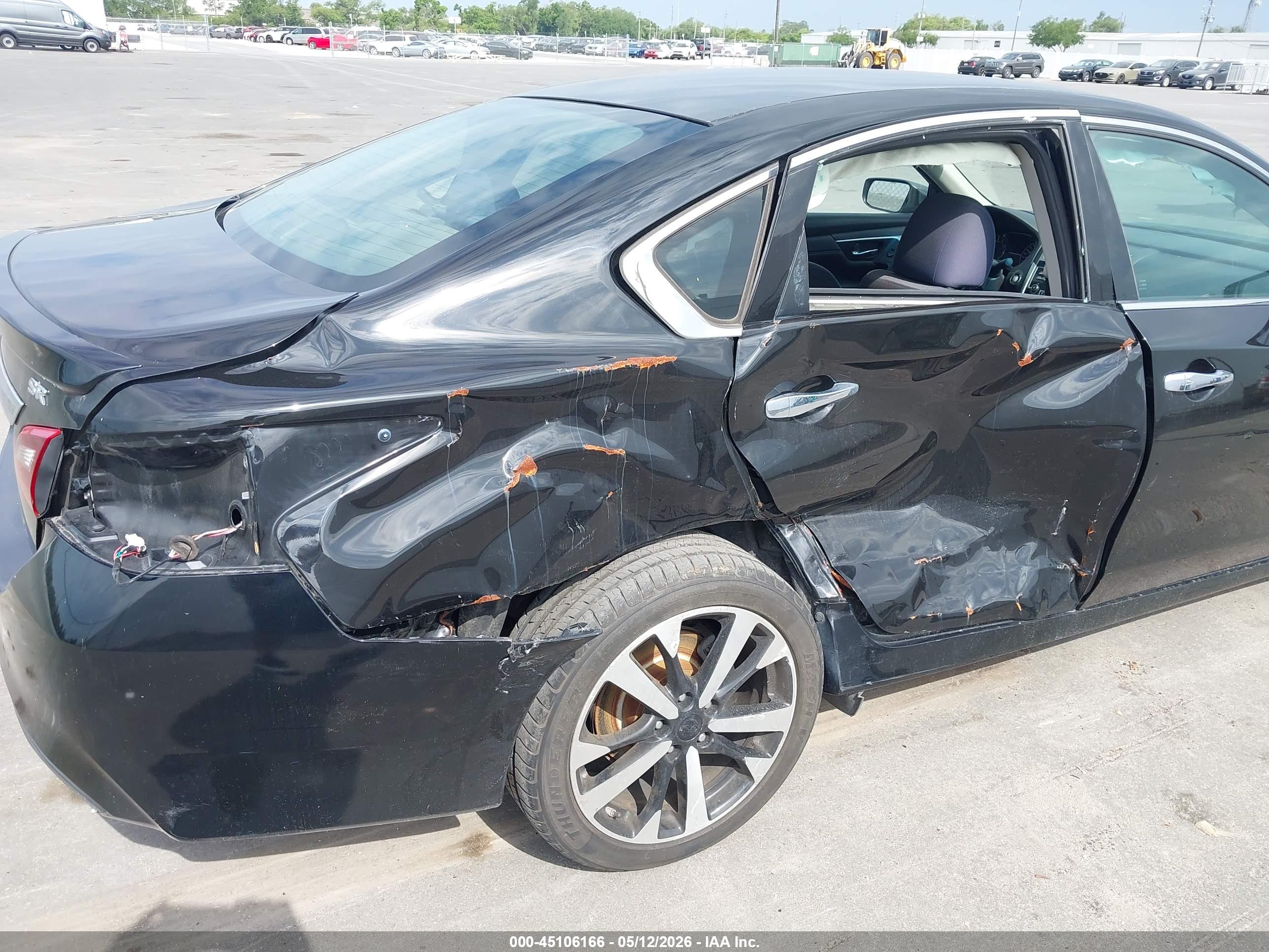 NISSAN ALTIMA image 6