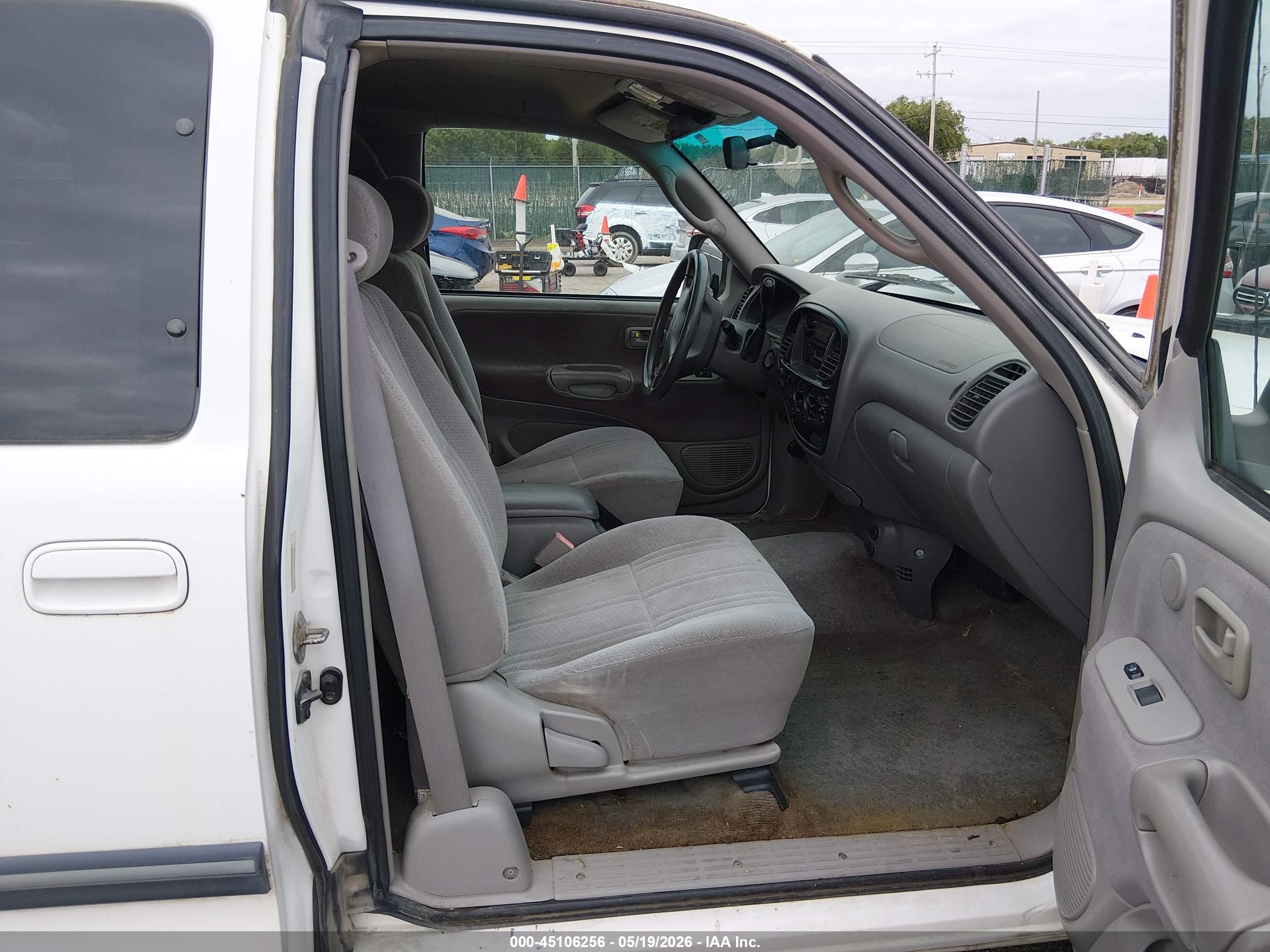 TOYOTA TUNDRA image 5