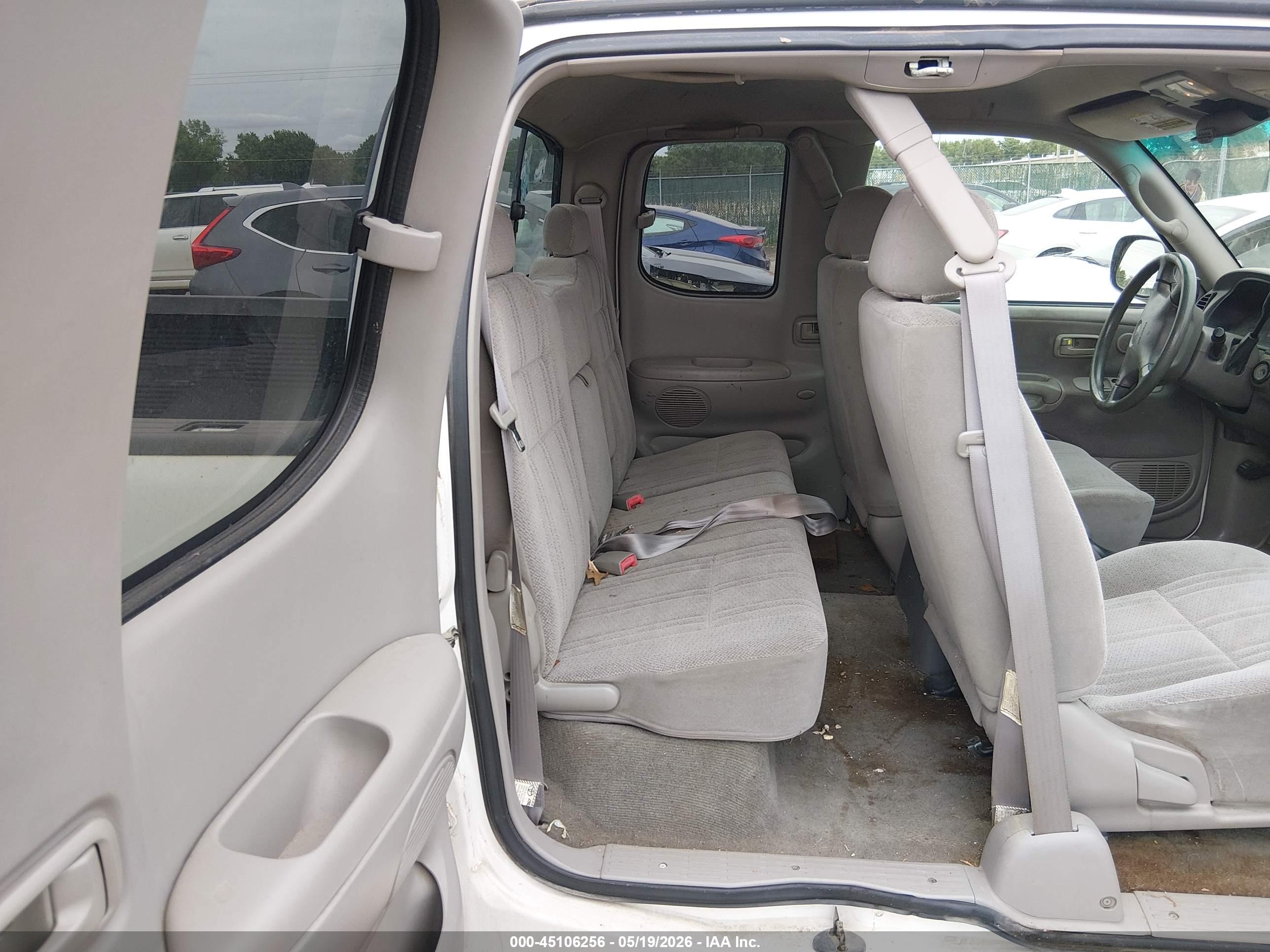 TOYOTA TUNDRA image 8