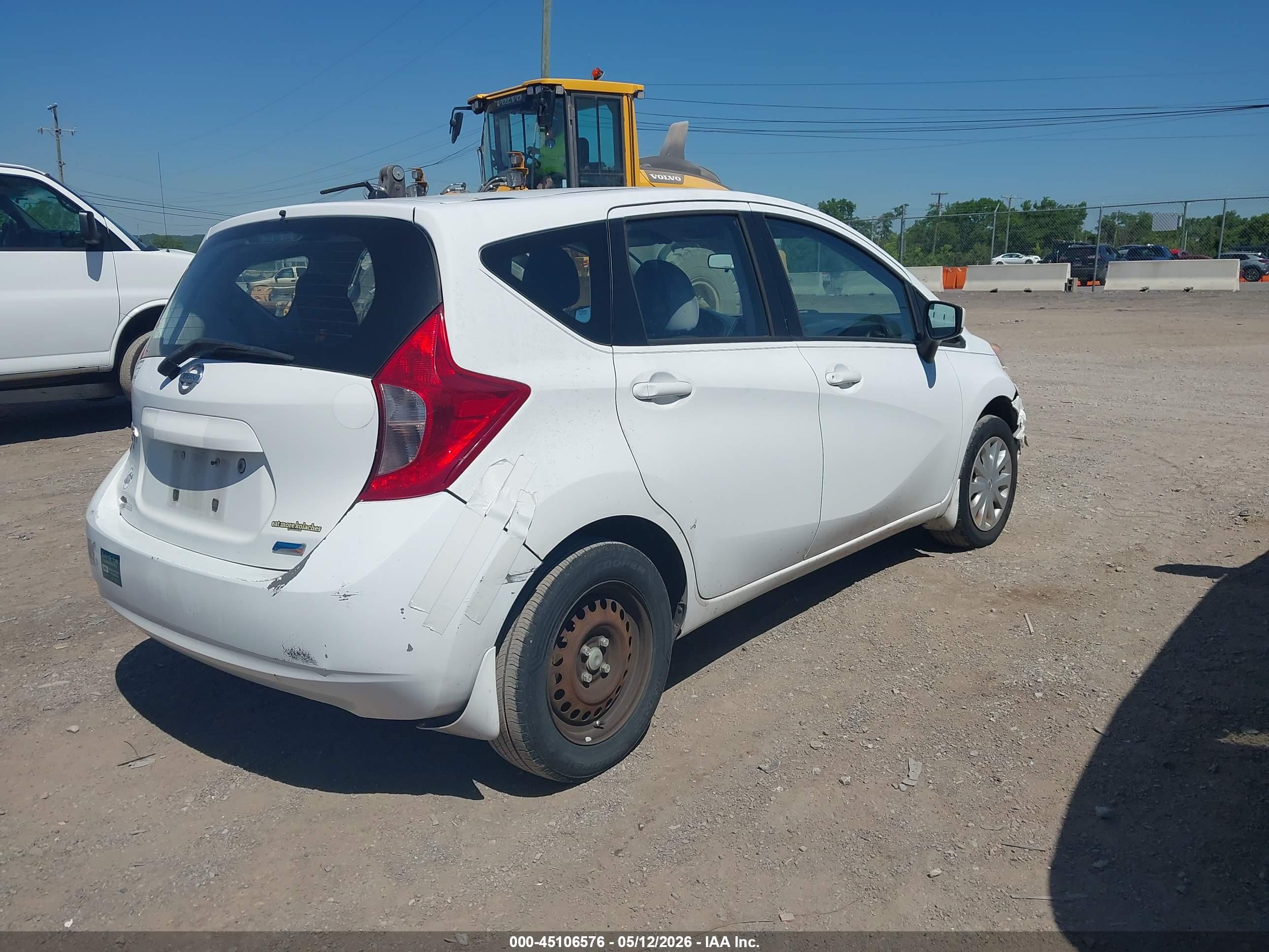 NISSAN VERSA image 4