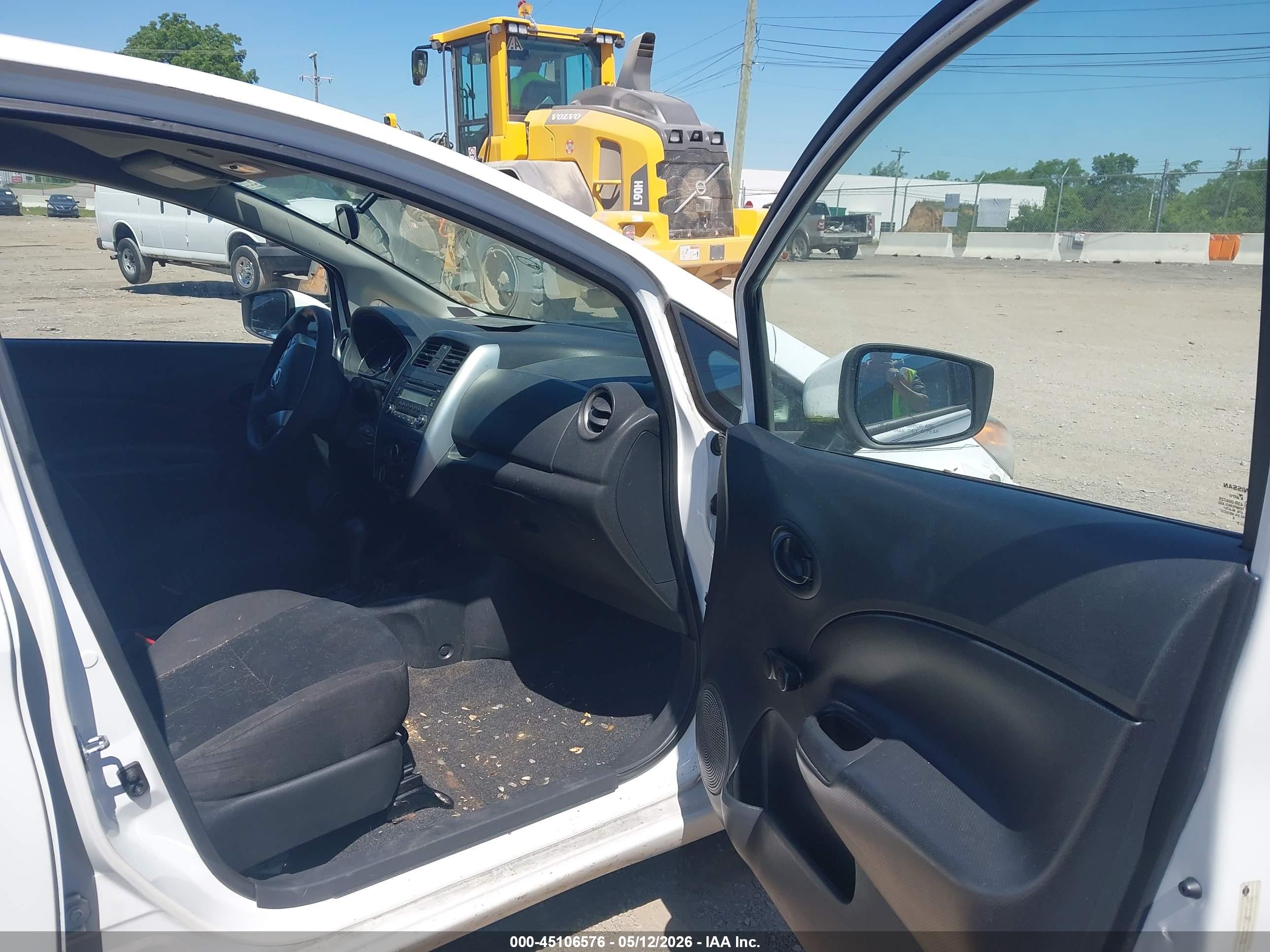 NISSAN VERSA image 5