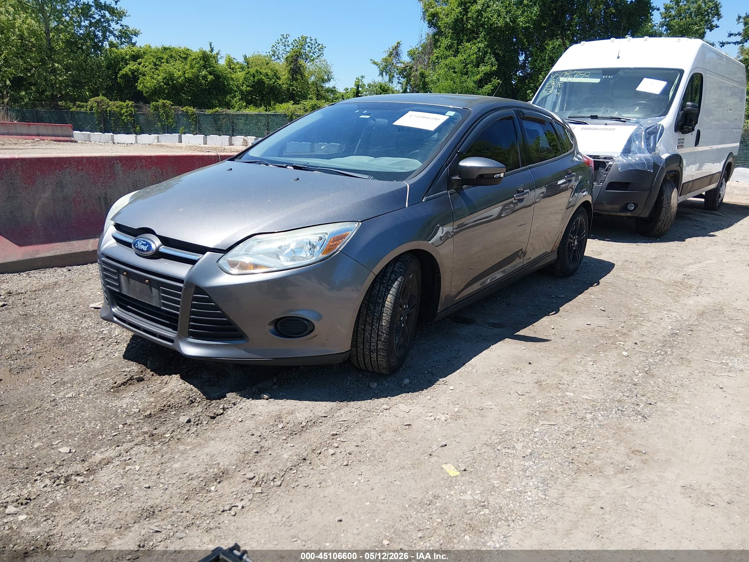 FORD FOCUS image 2