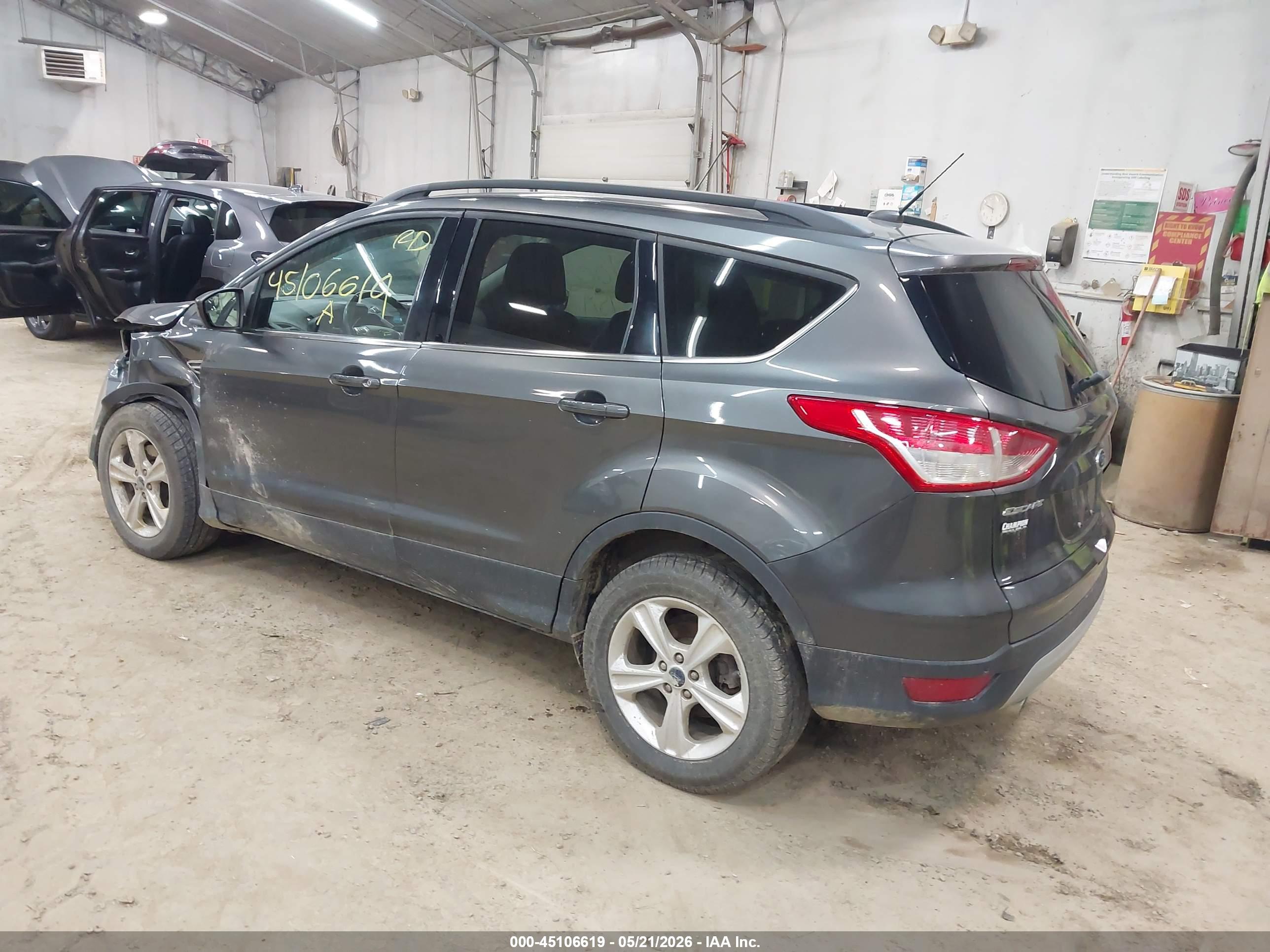 FORD ESCAPE image 3