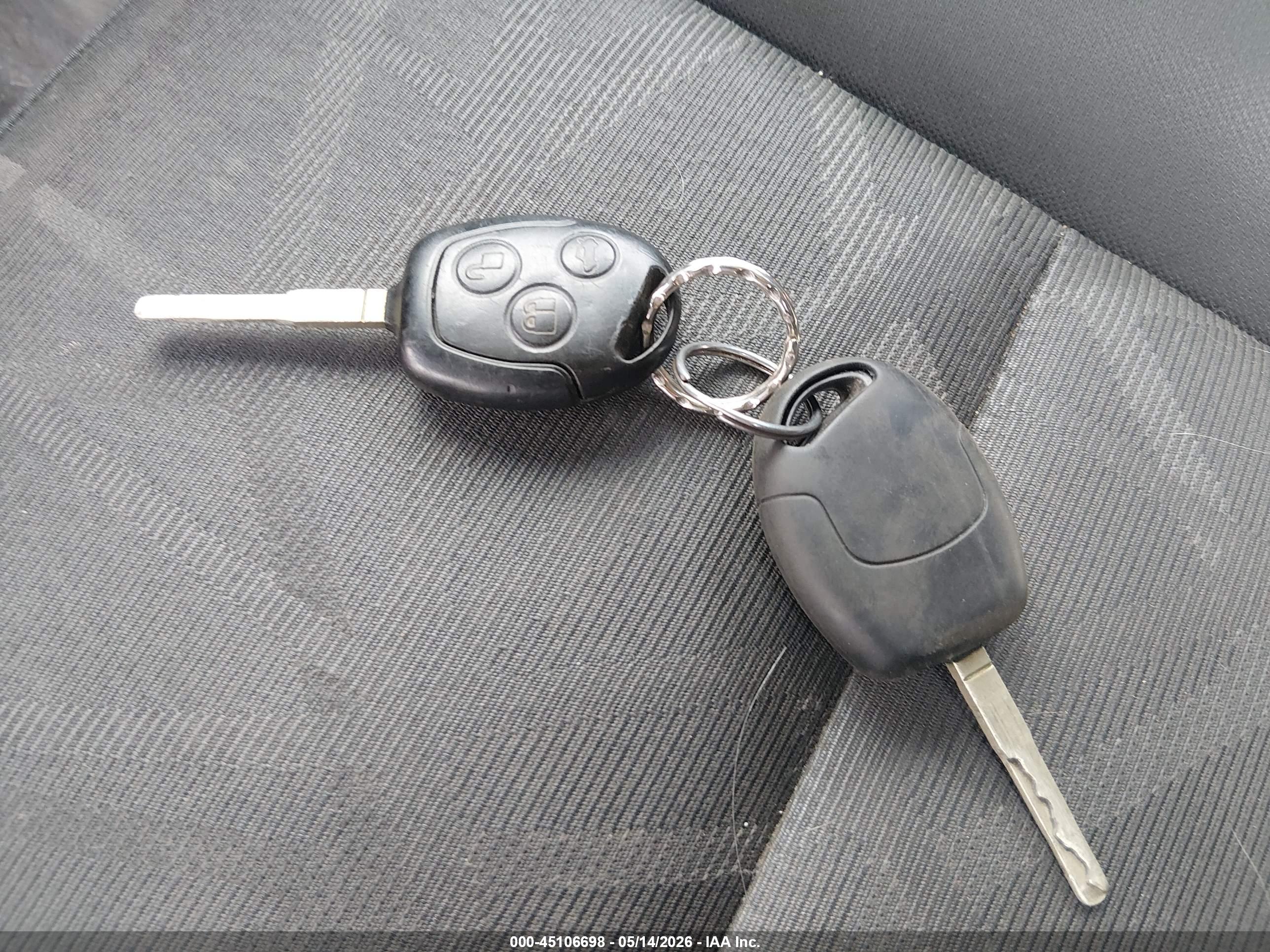 FORD FIESTA image 11