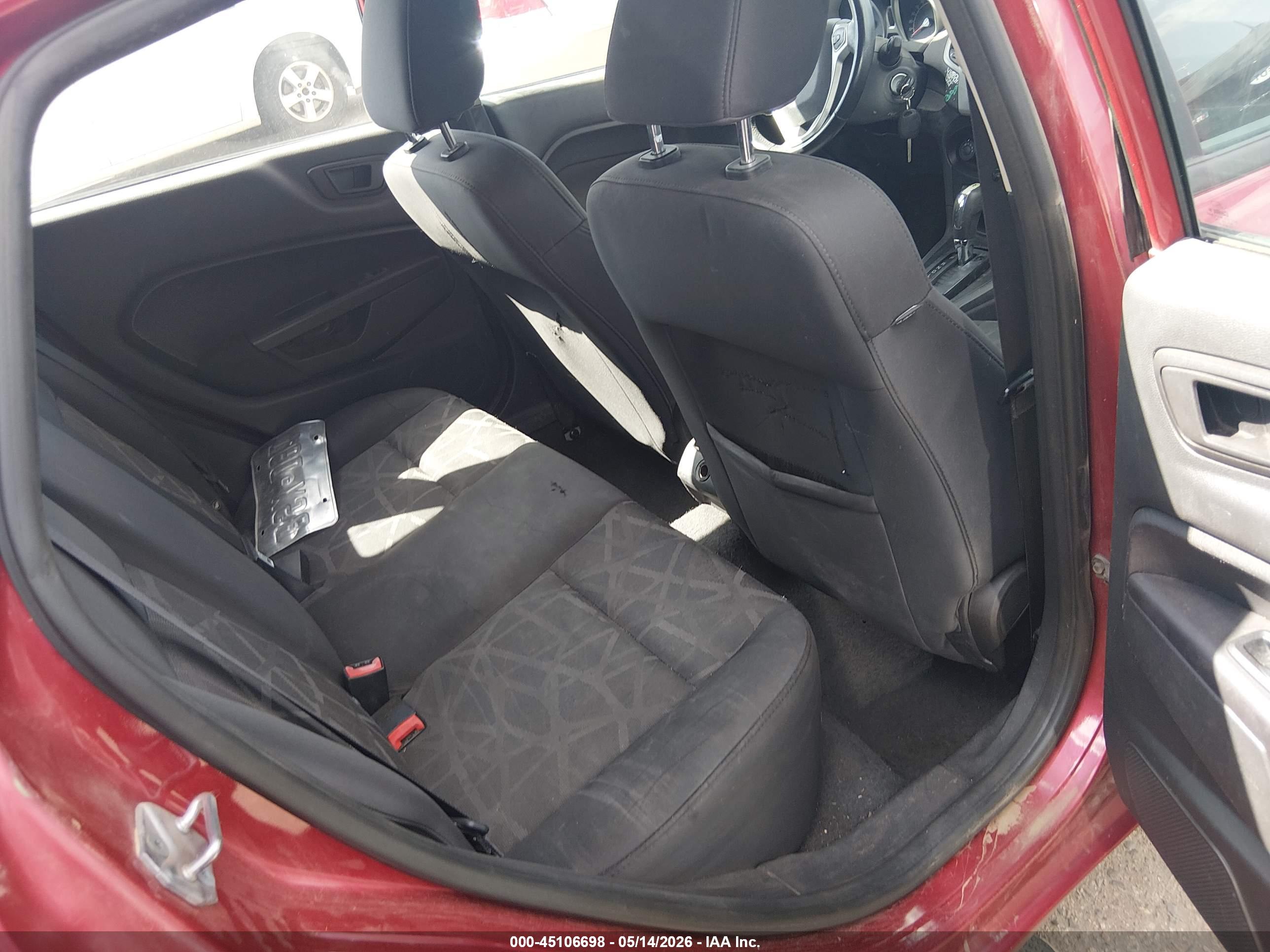 FORD FIESTA image 8
